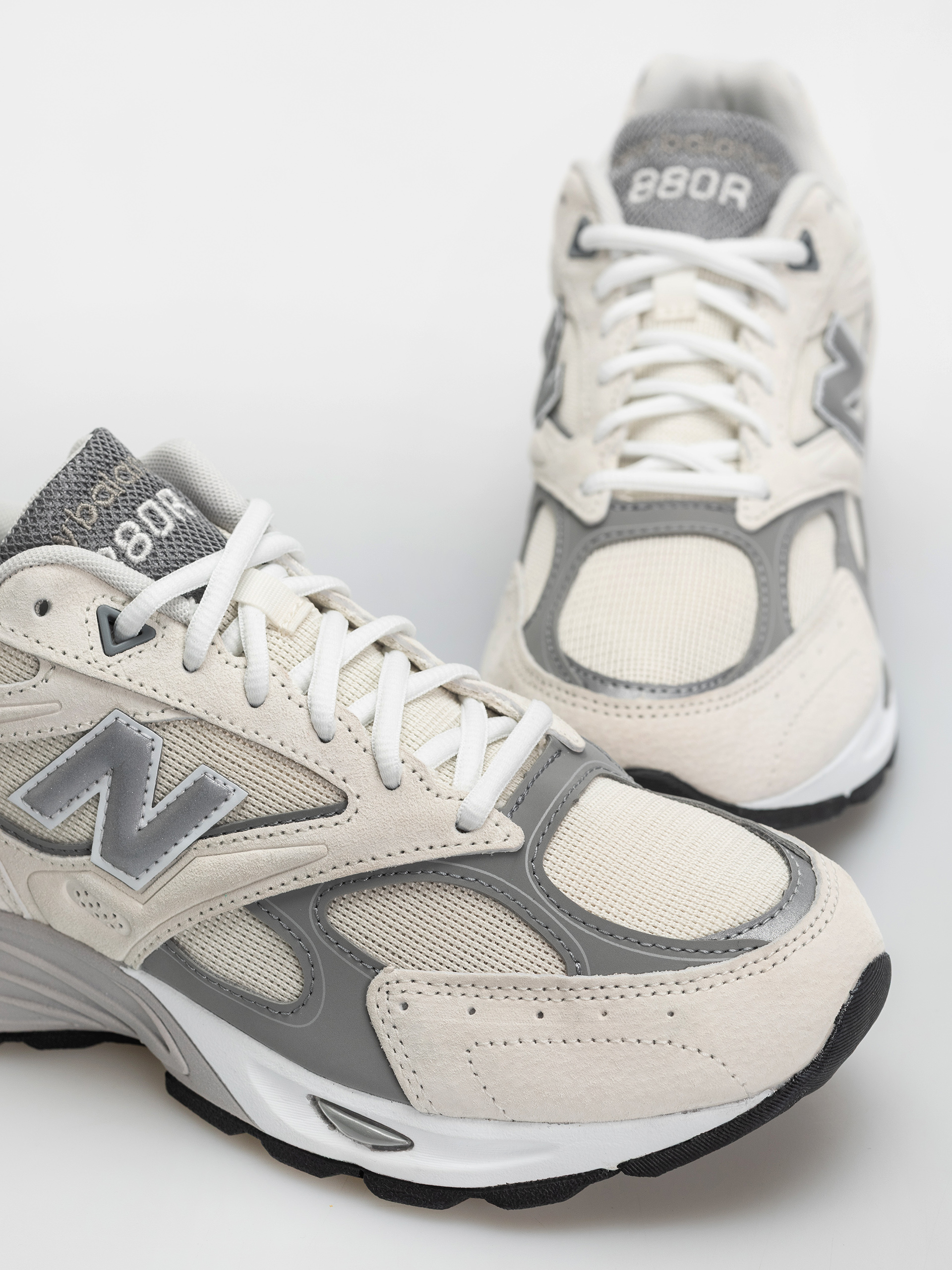 New Balance 880R Cipők (sea salt/slate grey)