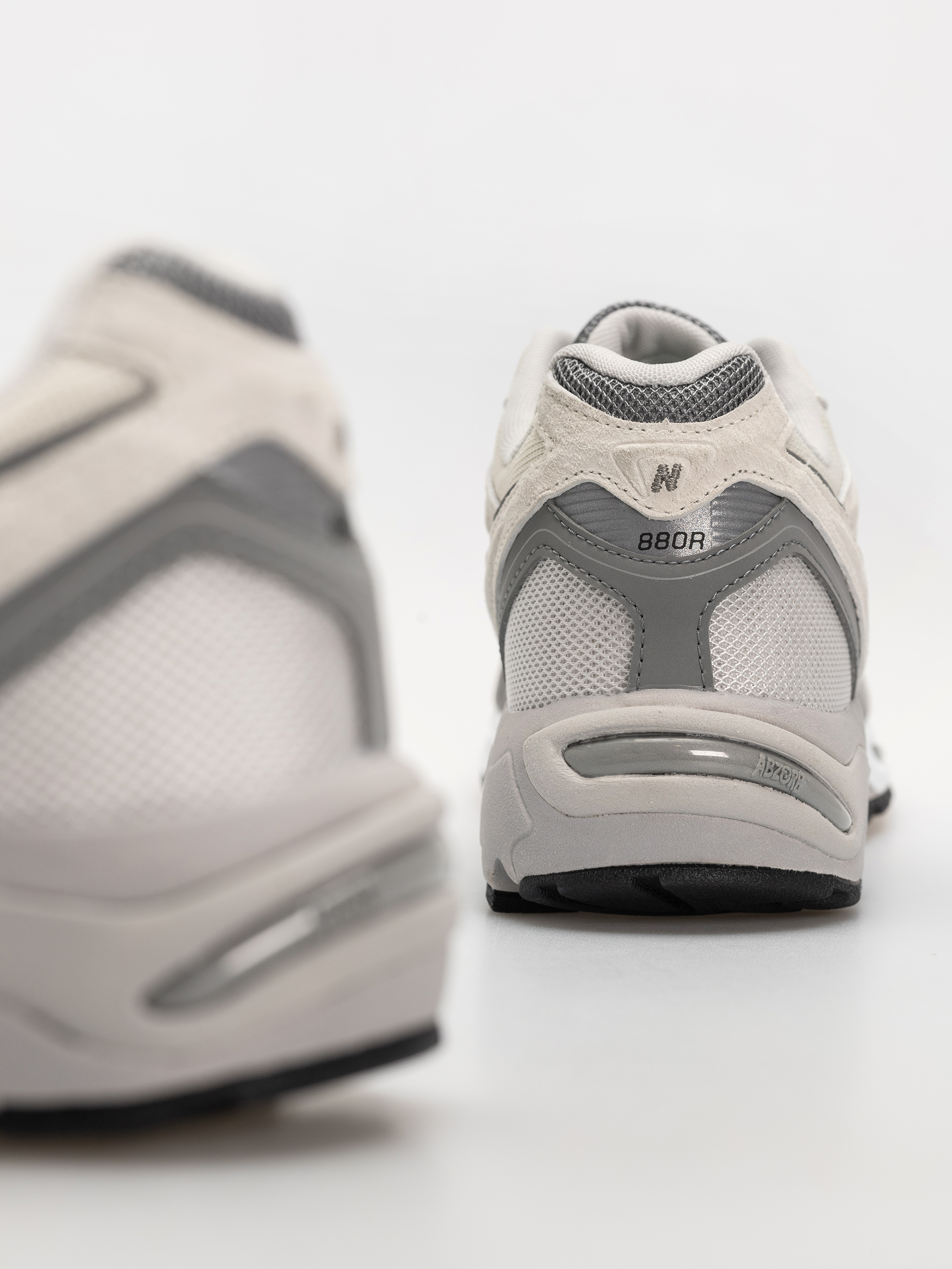 New Balance 880R Cipők (sea salt/slate grey)