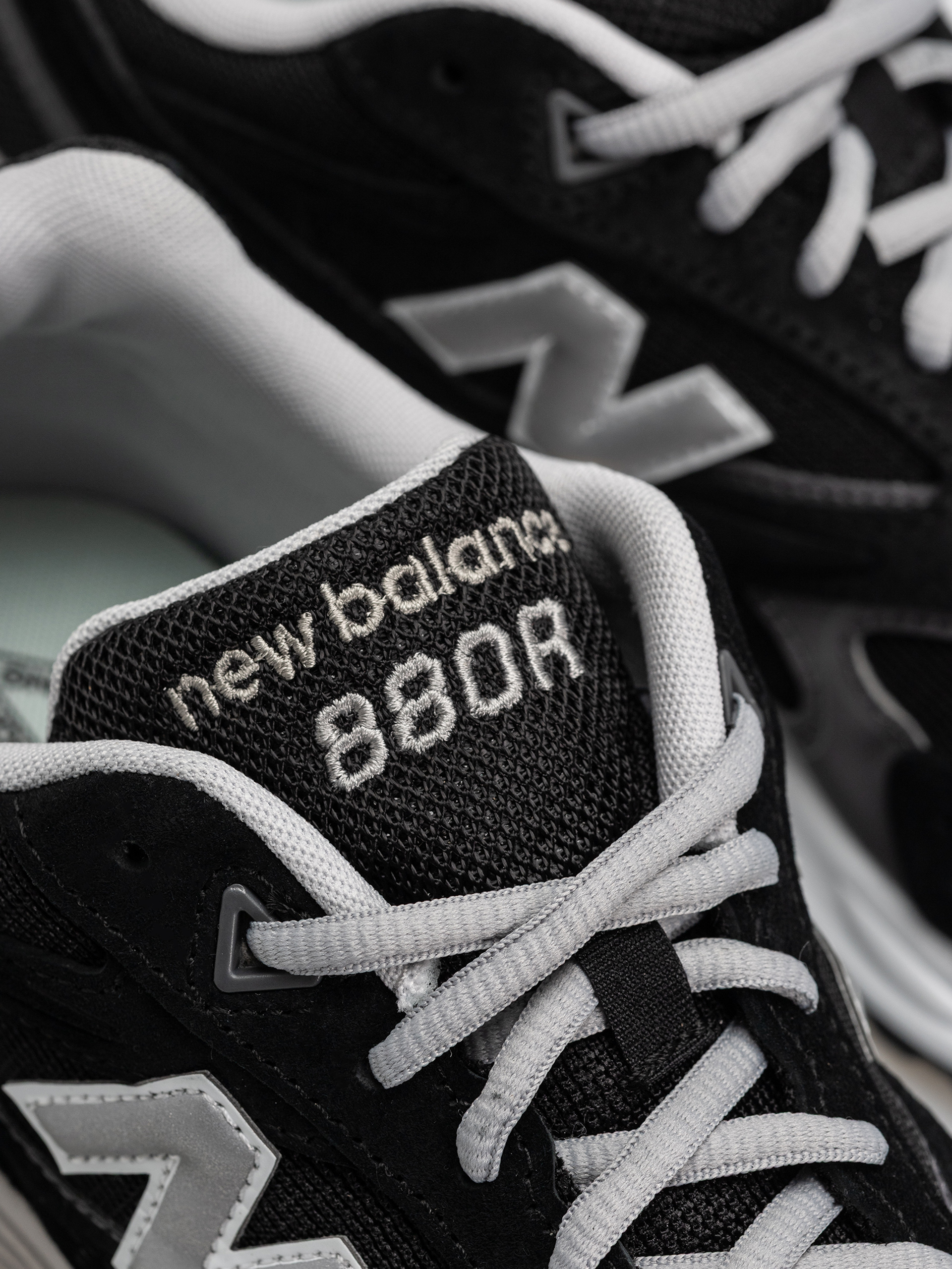 New Balance 880R Cipők (black/castlerock)