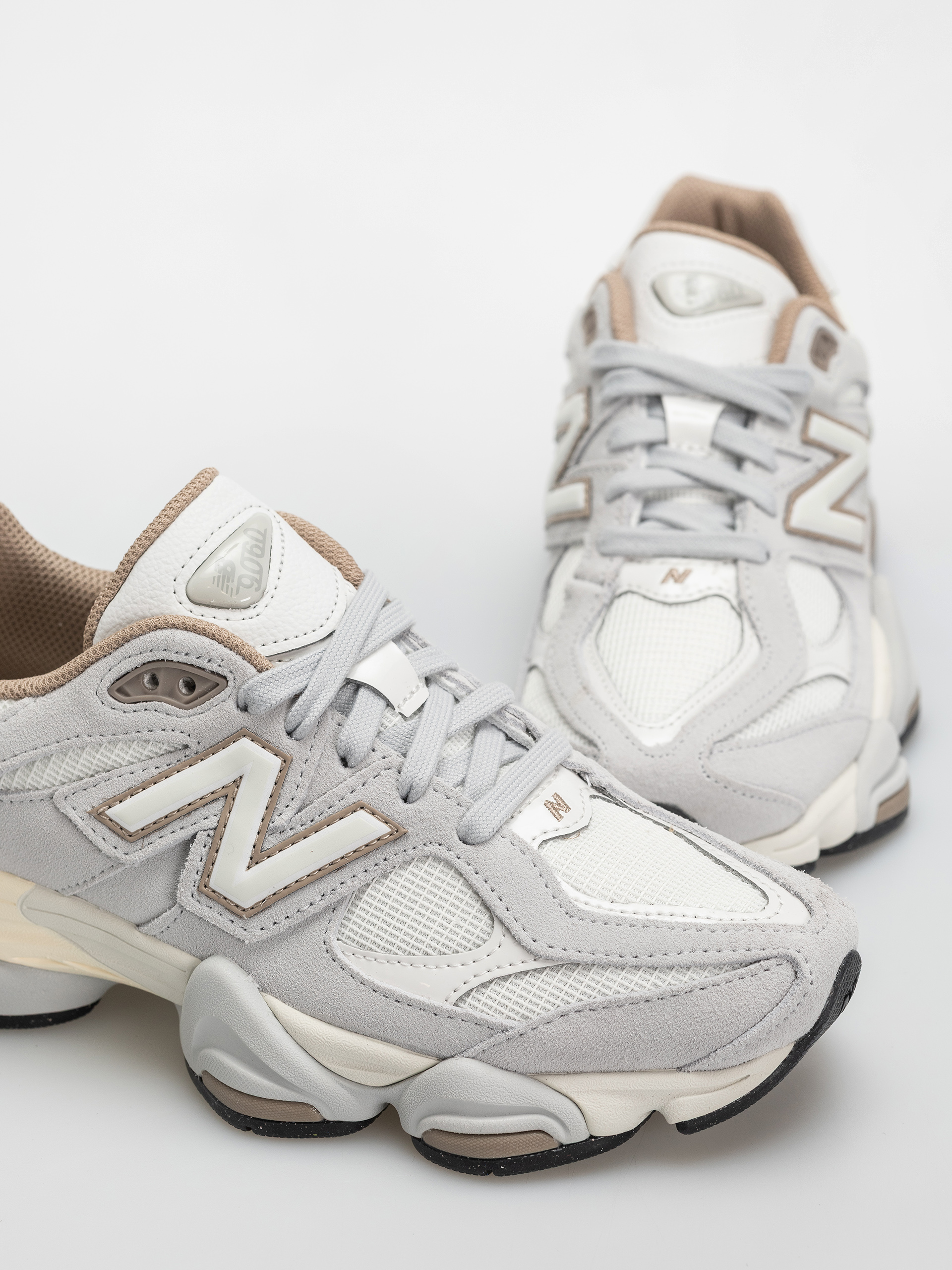 New Balance 9060 Cipők (driftwood/sea salt)