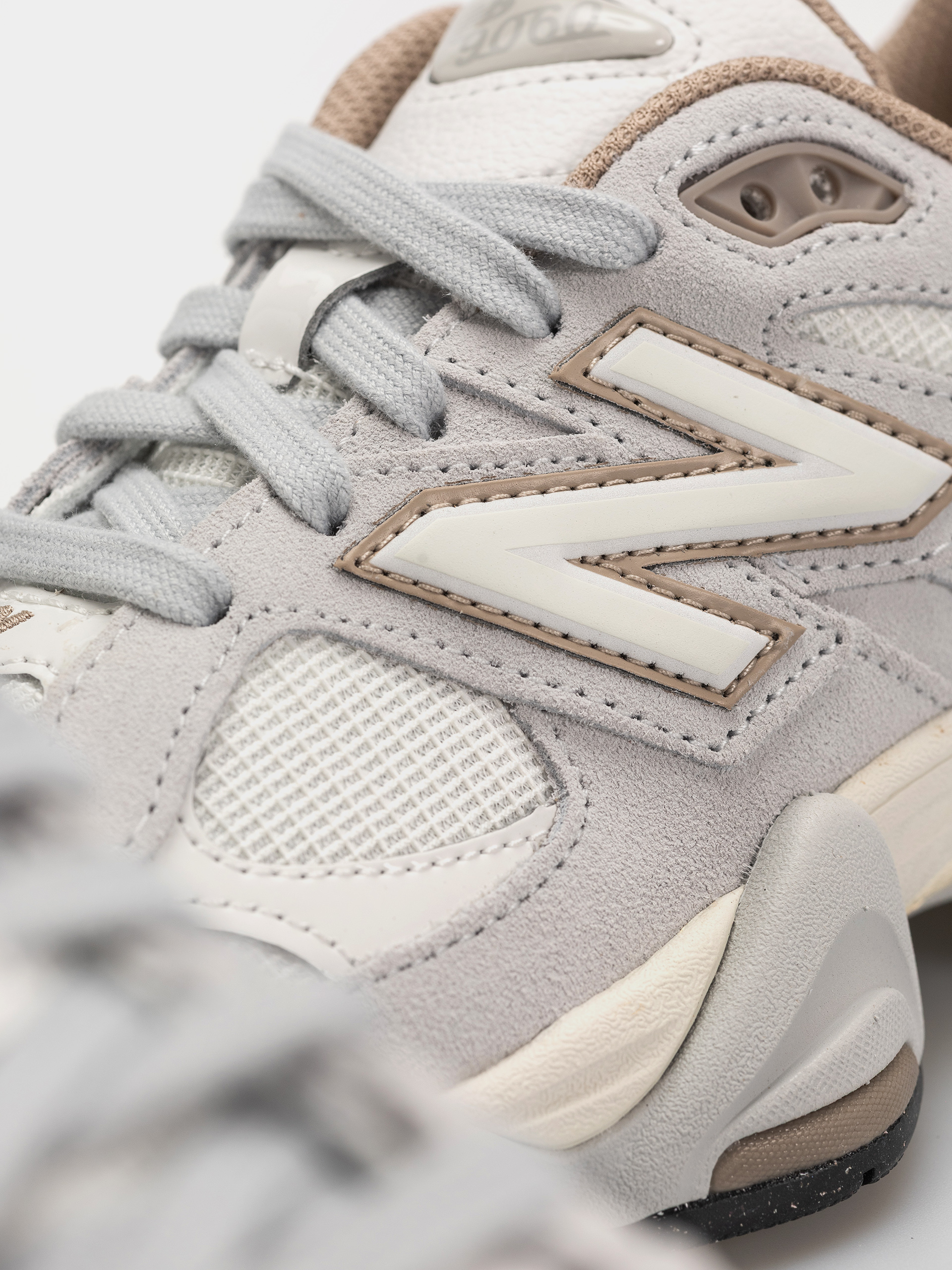 New Balance 9060 Cipők (driftwood/sea salt)