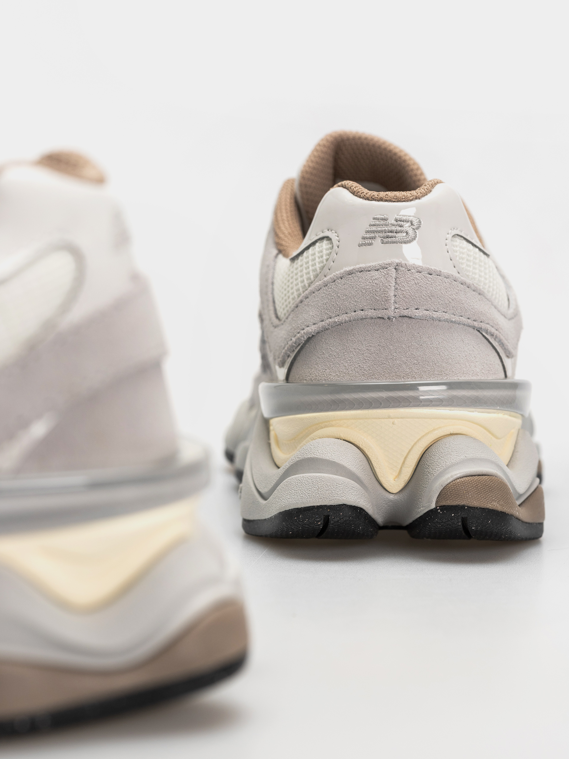 New Balance 9060 Cipők (driftwood/sea salt)