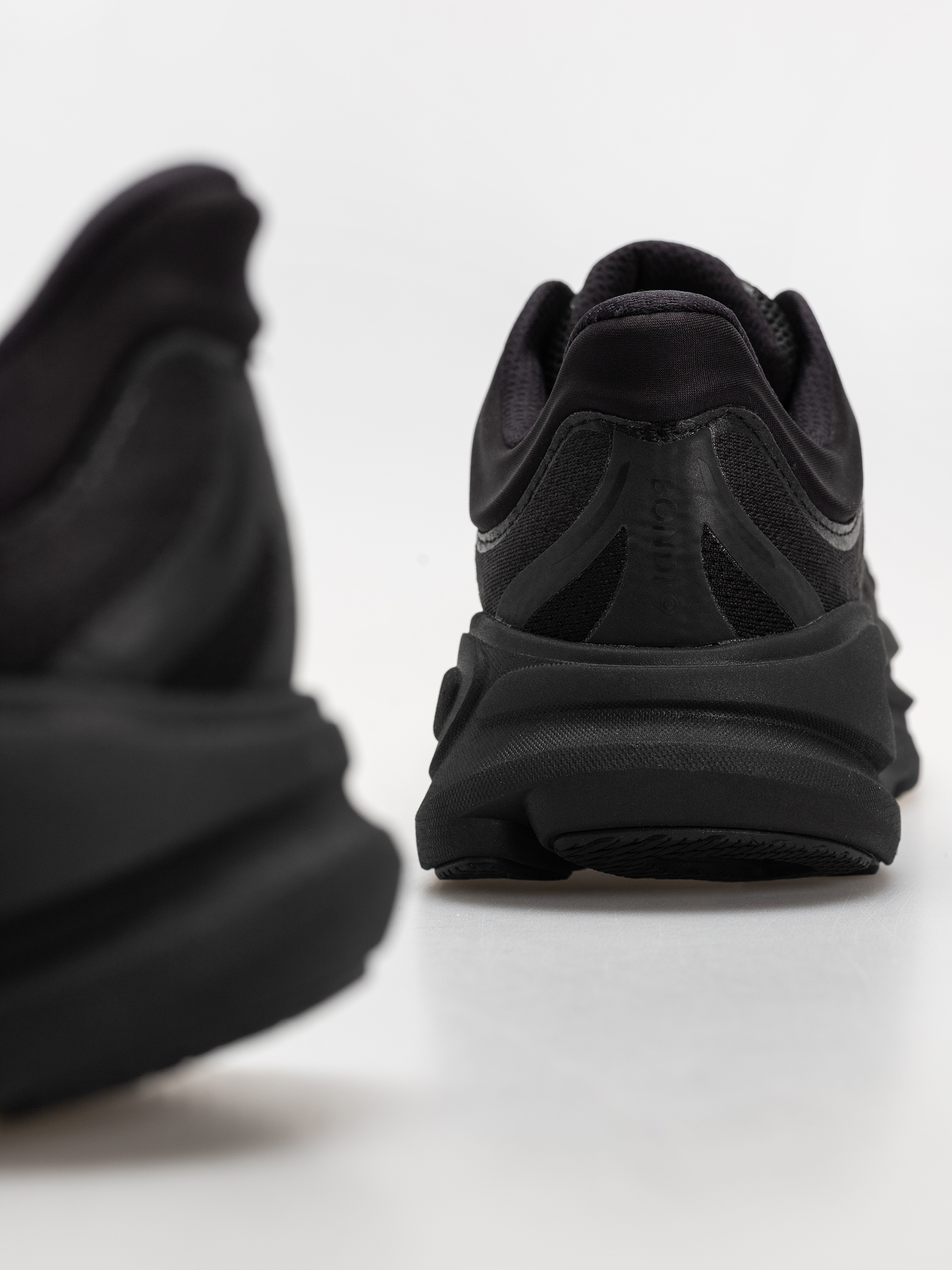 Hoka Bondi 9 Cipők (black/black)