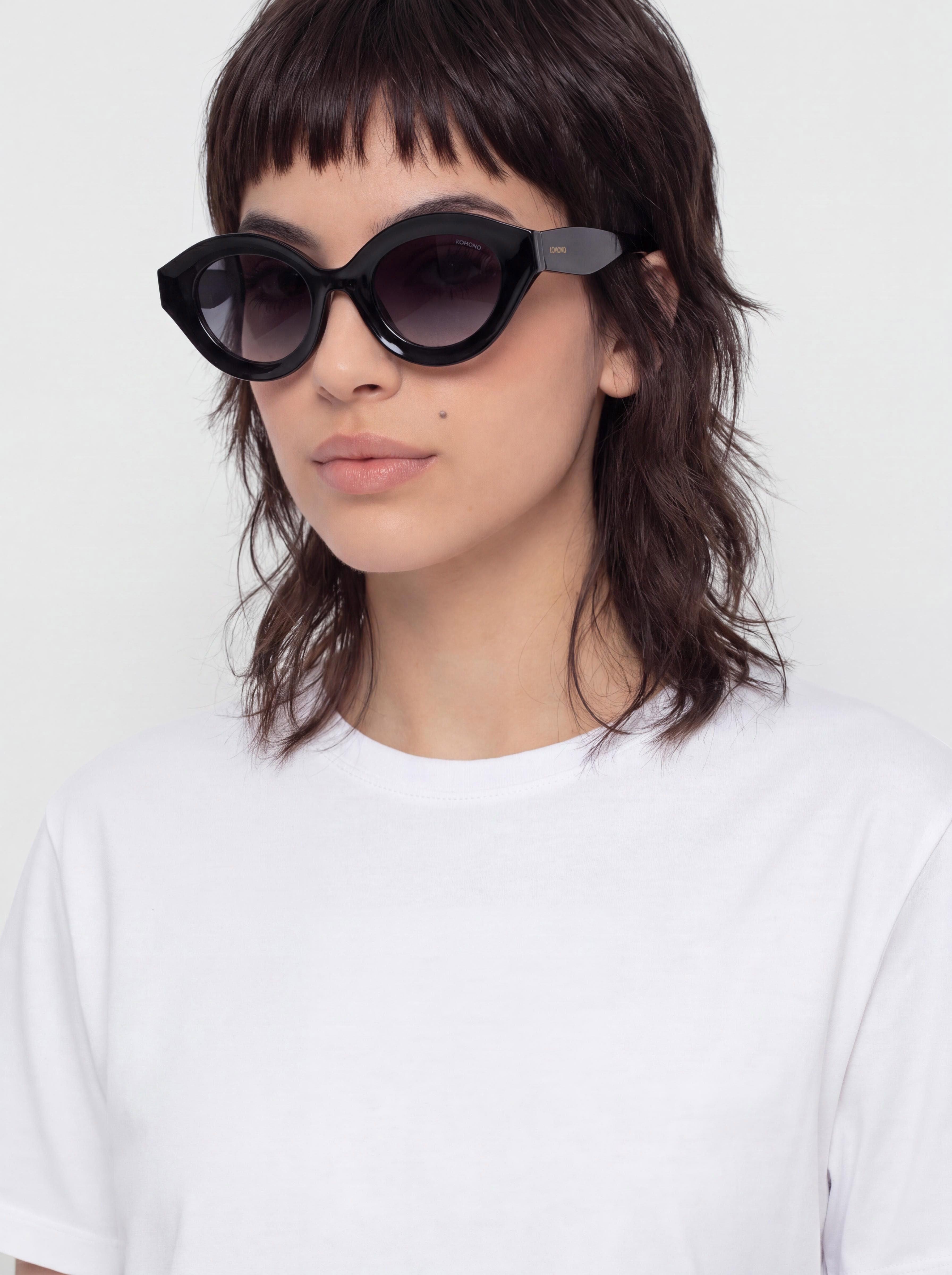 Napszemu00fcvegek Komono Grace (black glossy)