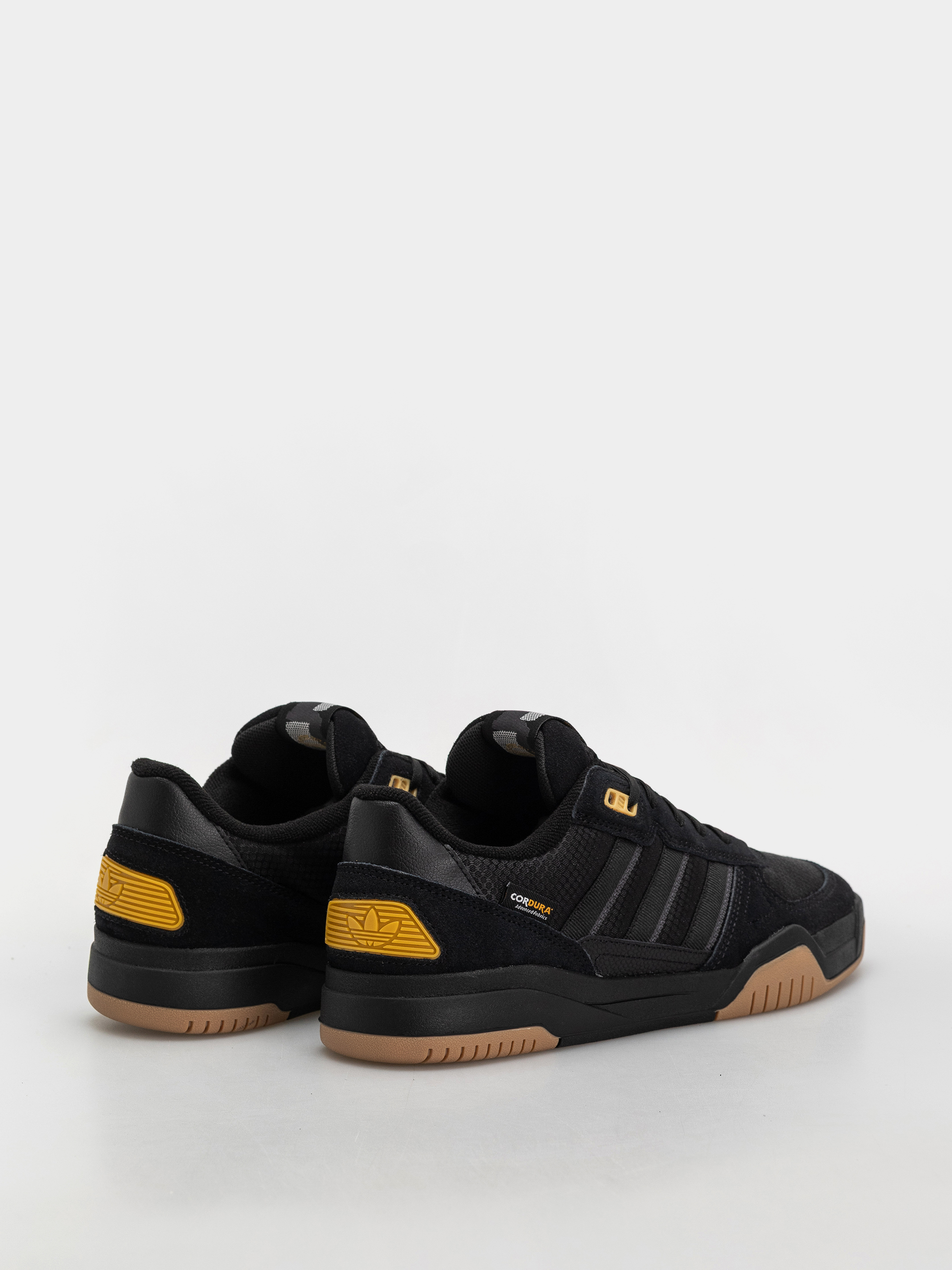 adidas Tekkira Cup Cipők (carbon/carbon/cblack)