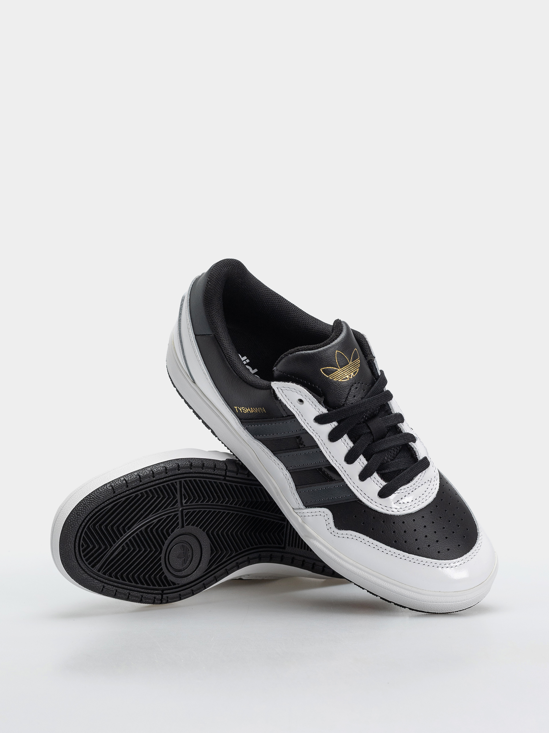 adidas Tyshawn II Cipők (cblack/carbon/ftwwht)