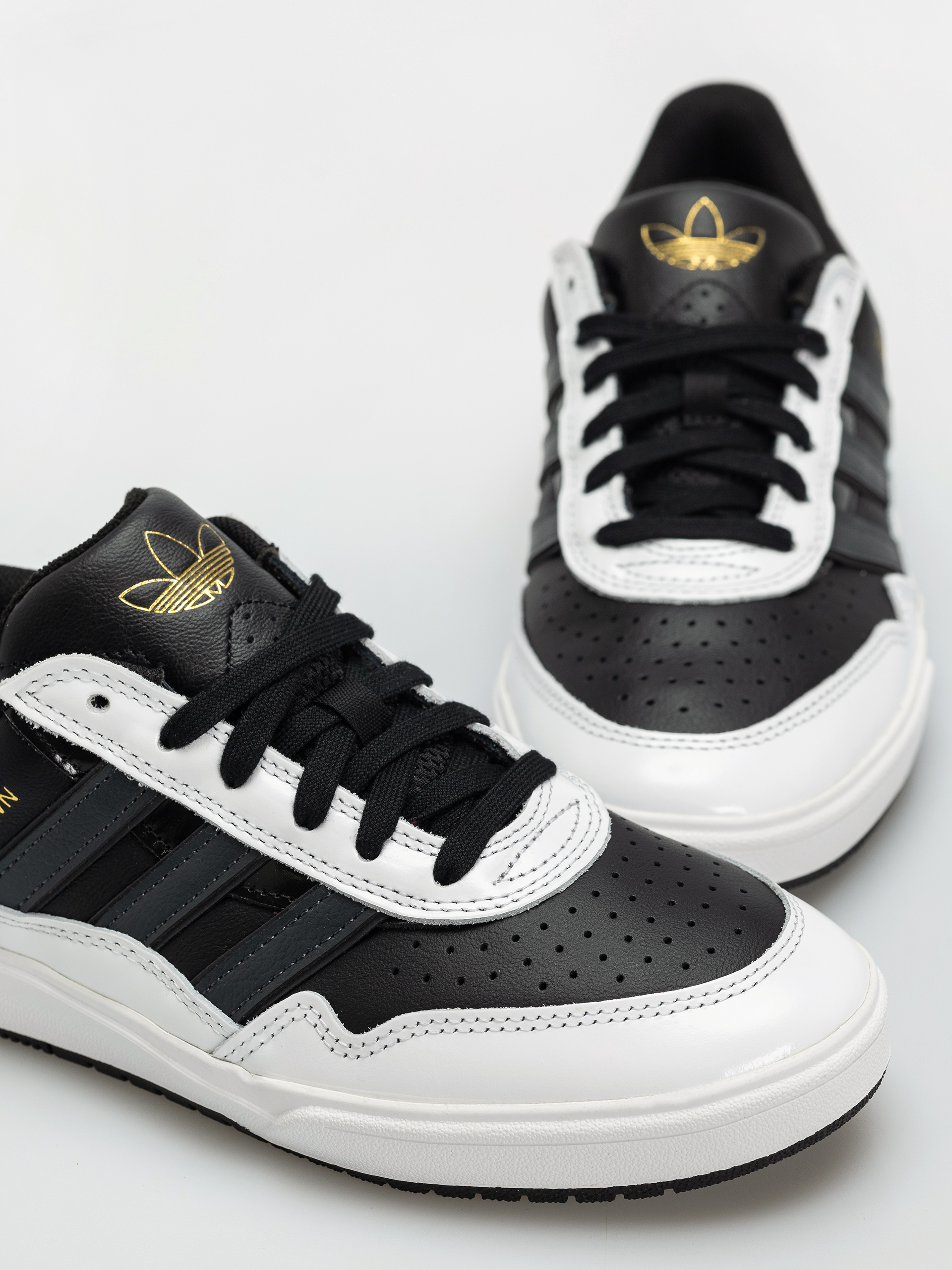 adidas Tyshawn II Cipők (cblack/carbon/ftwwht)