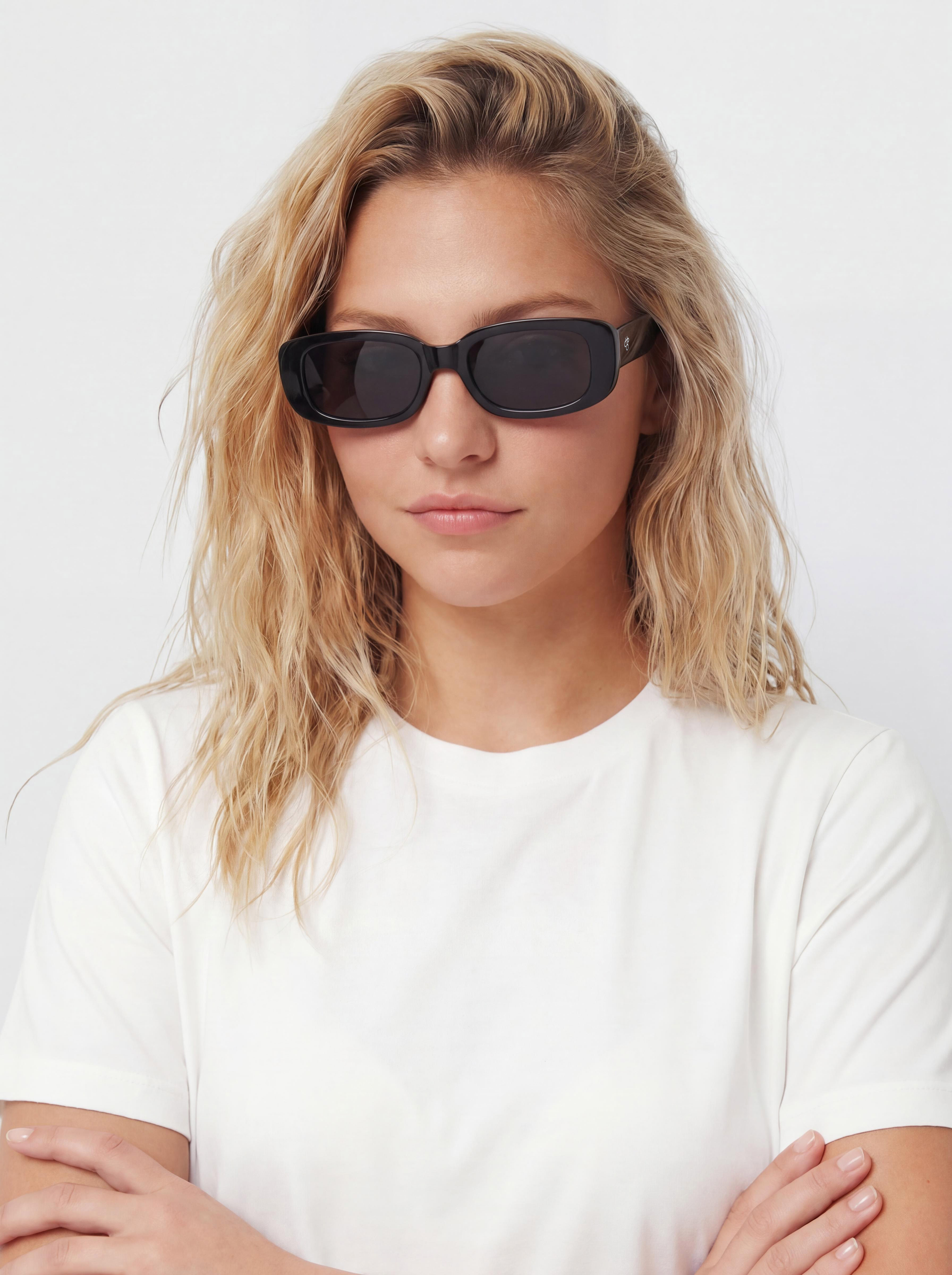 CHPO Nicole Napszemüvegek (matte black/black)