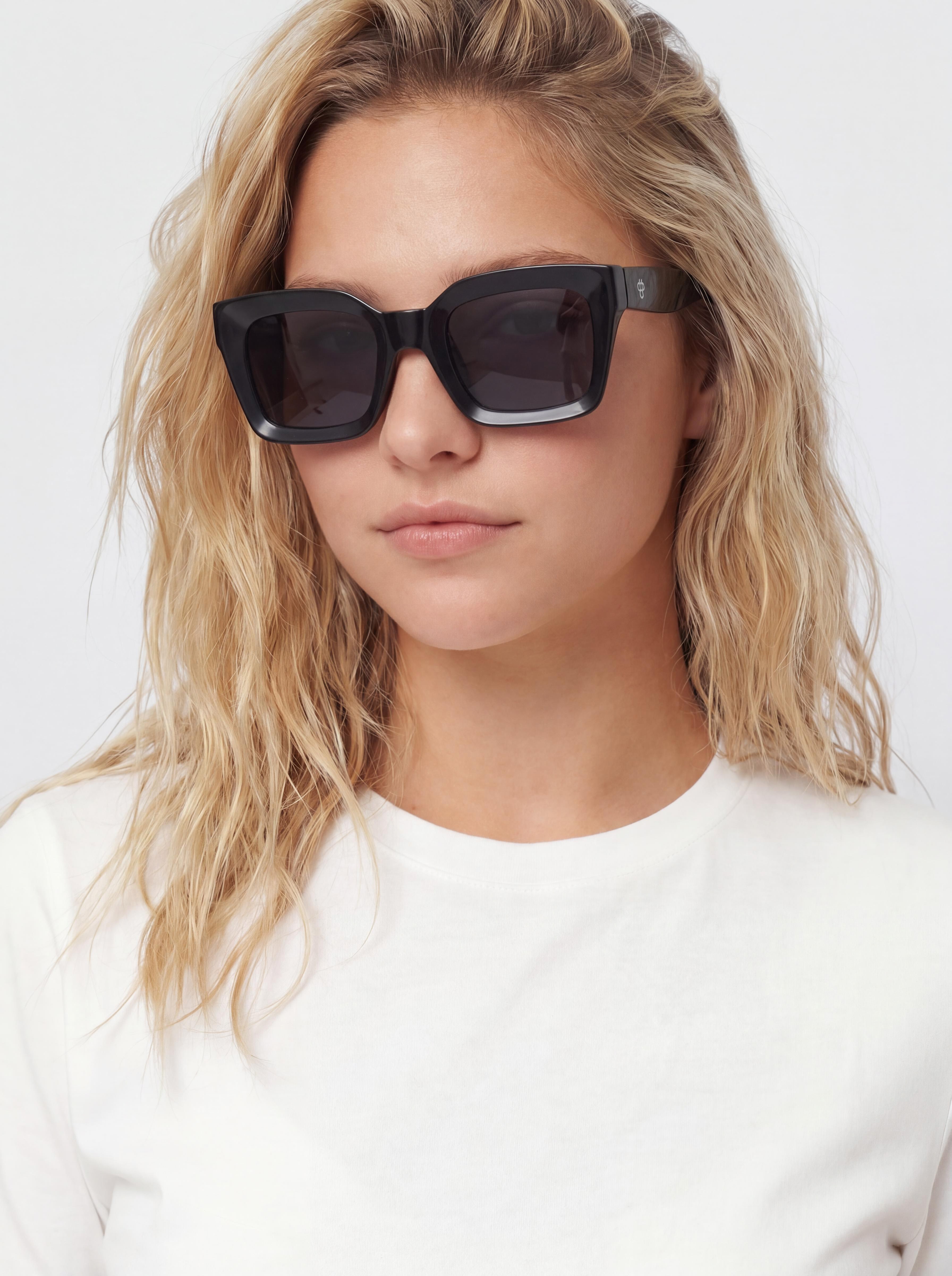 CHPO Anna Napszemu00fcvegek (matte black/black)