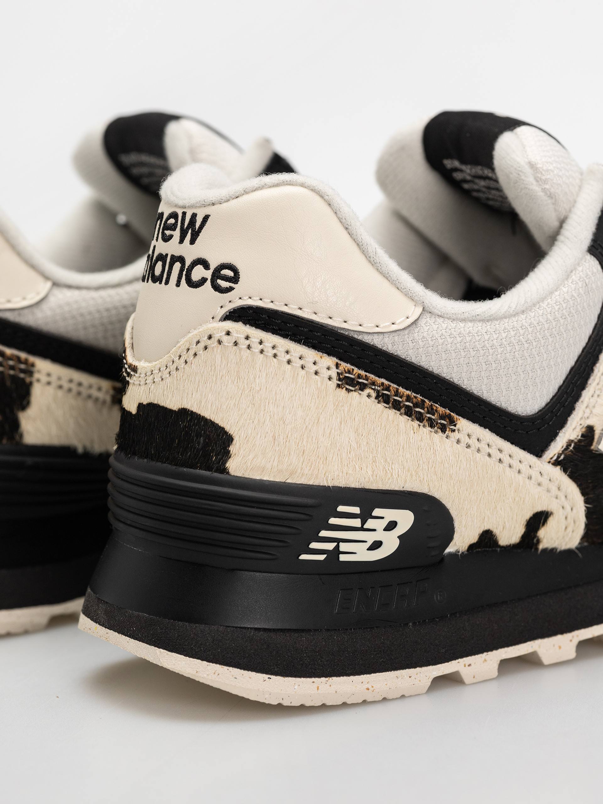 New Balance 574 Wmn Cipők (black/linen)