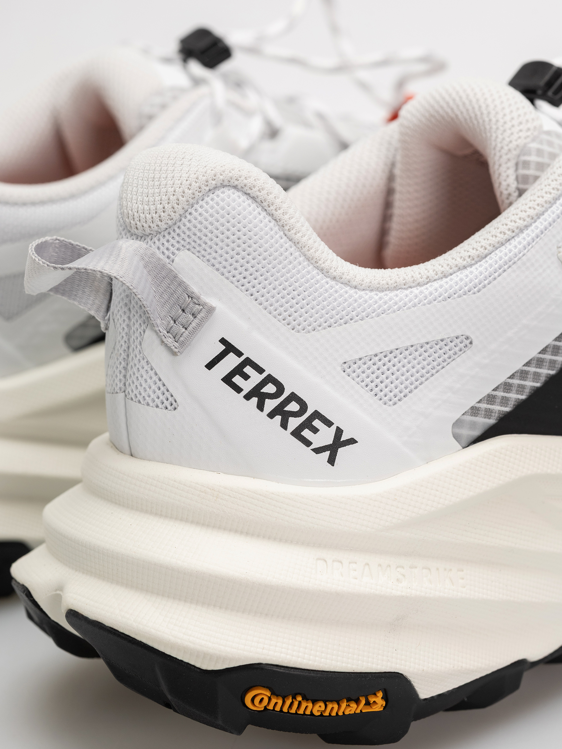 adidas Terrex Freehiker Sl Cipők (ftwwht/cblack/seimor)