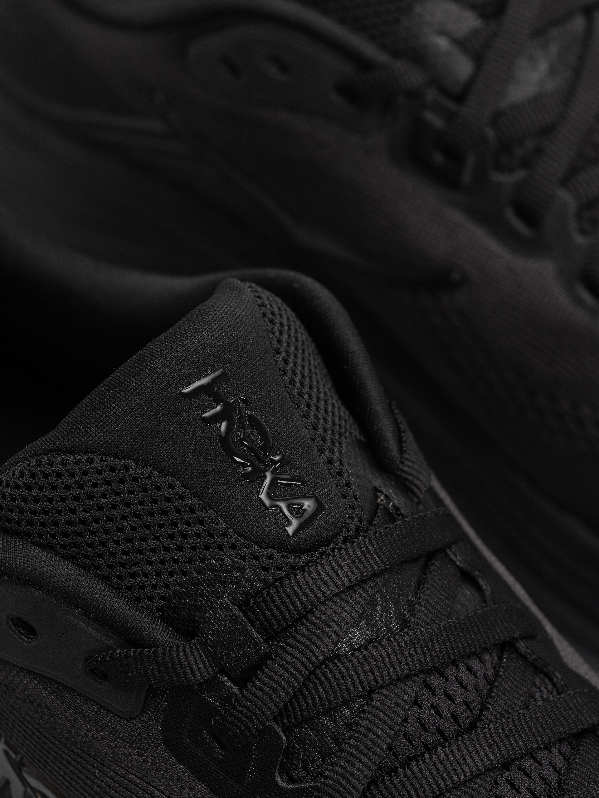 Hoka Clifton 11 Cipők (black/black)