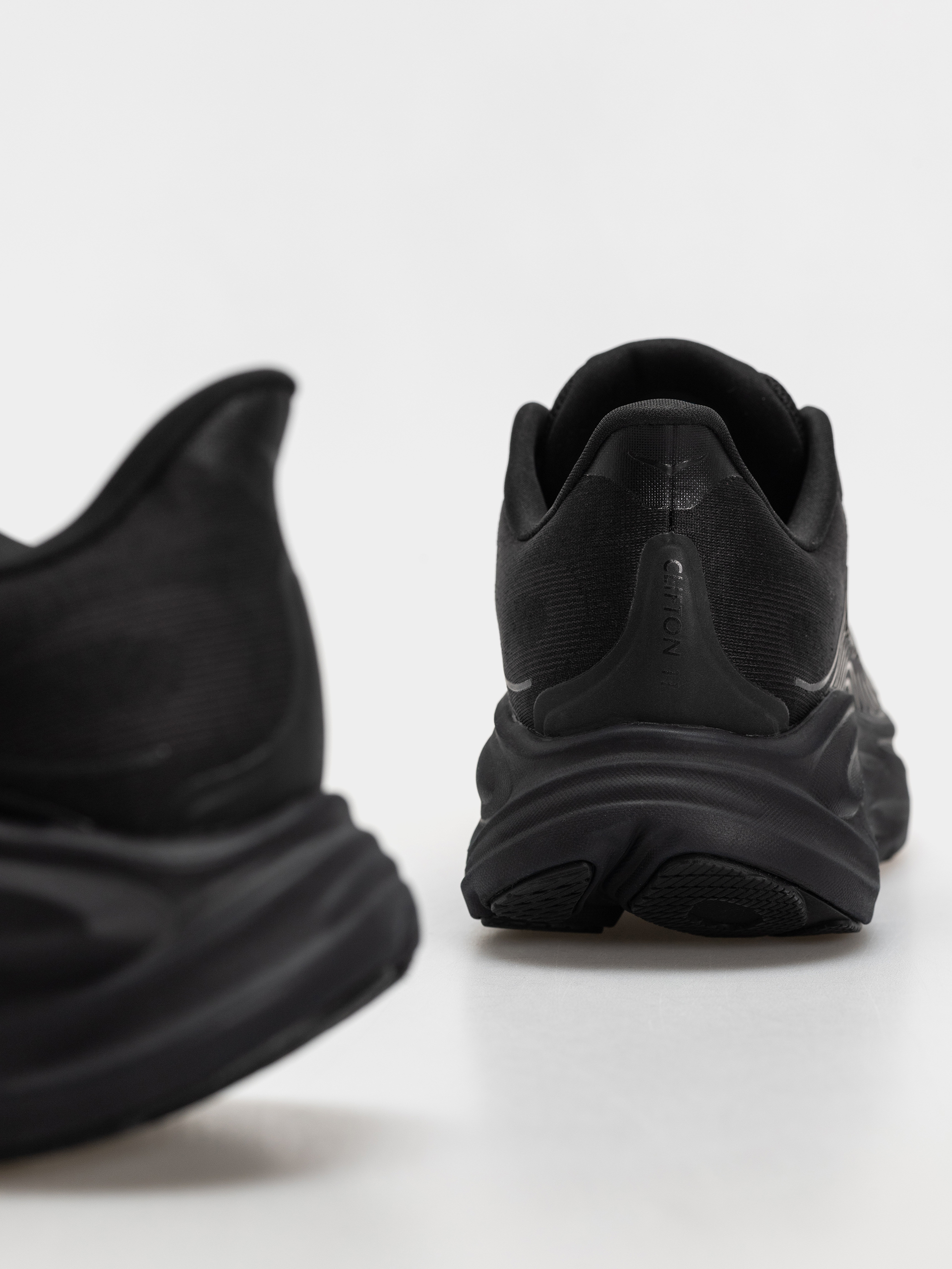 Hoka Clifton 11 Cipők (black/black)