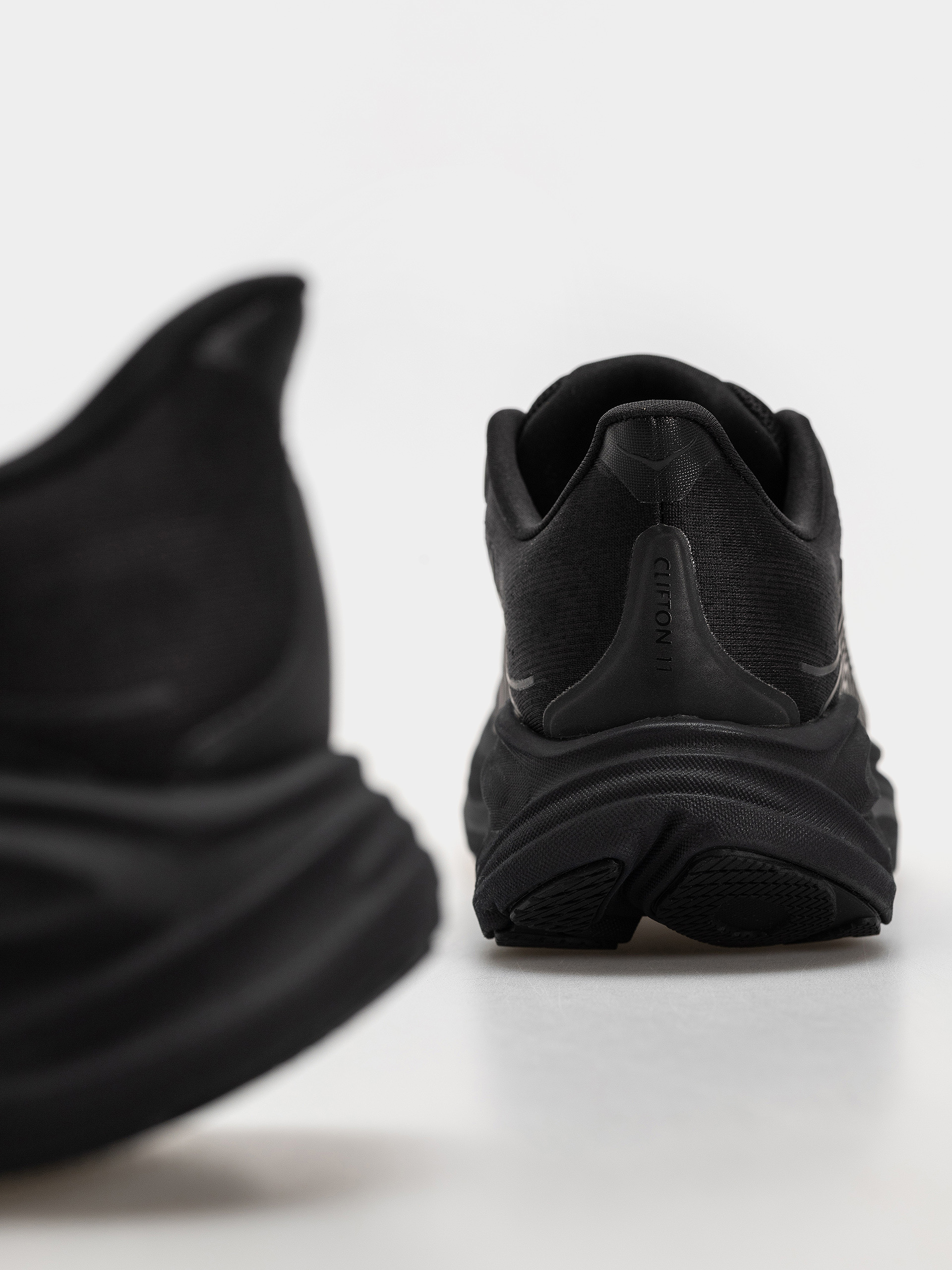 Hoka Clifton 11 Wmn Cipők (black/black)