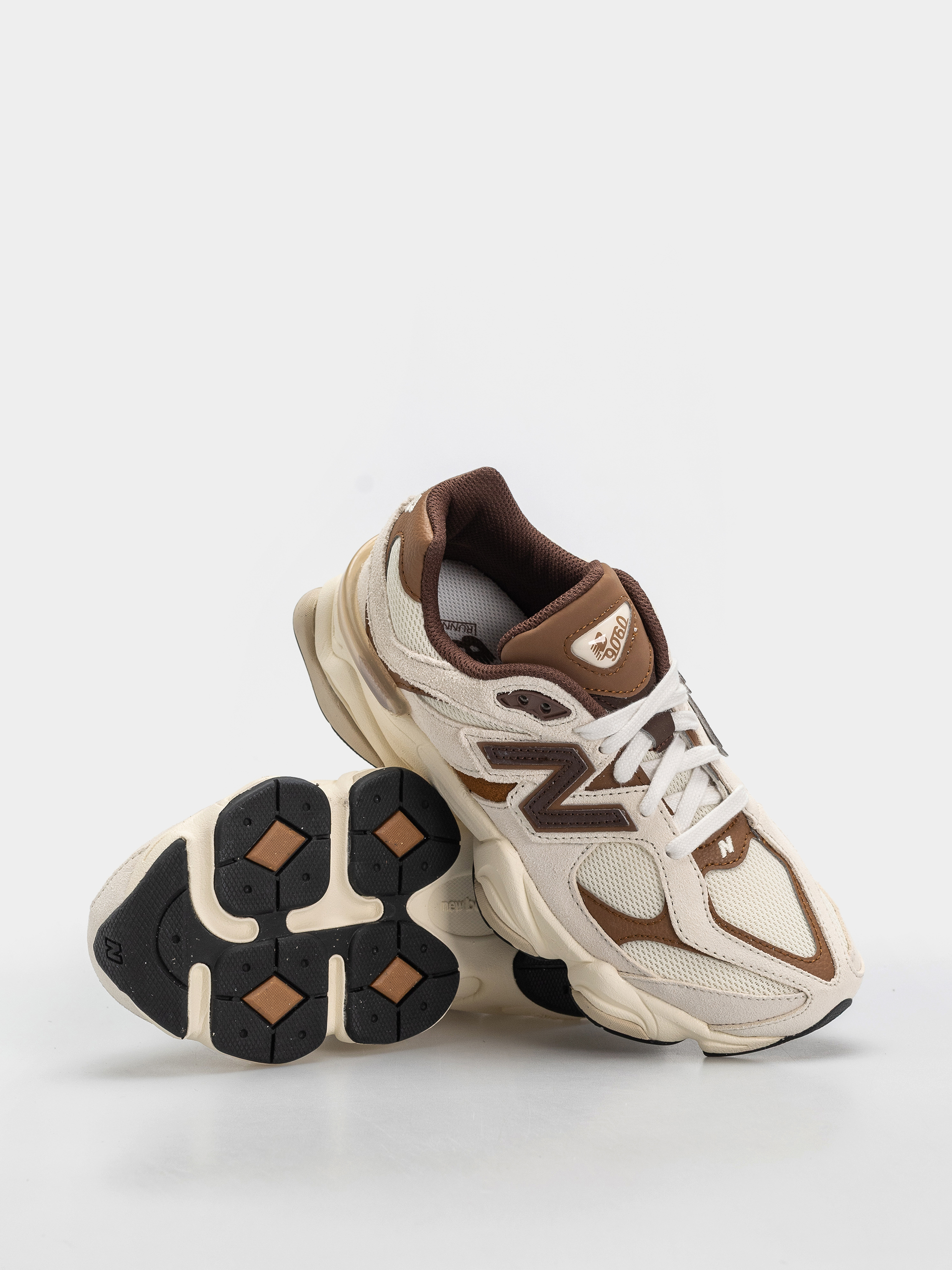 New Balance 9060 JR Cipők (breakfast tea/angora)