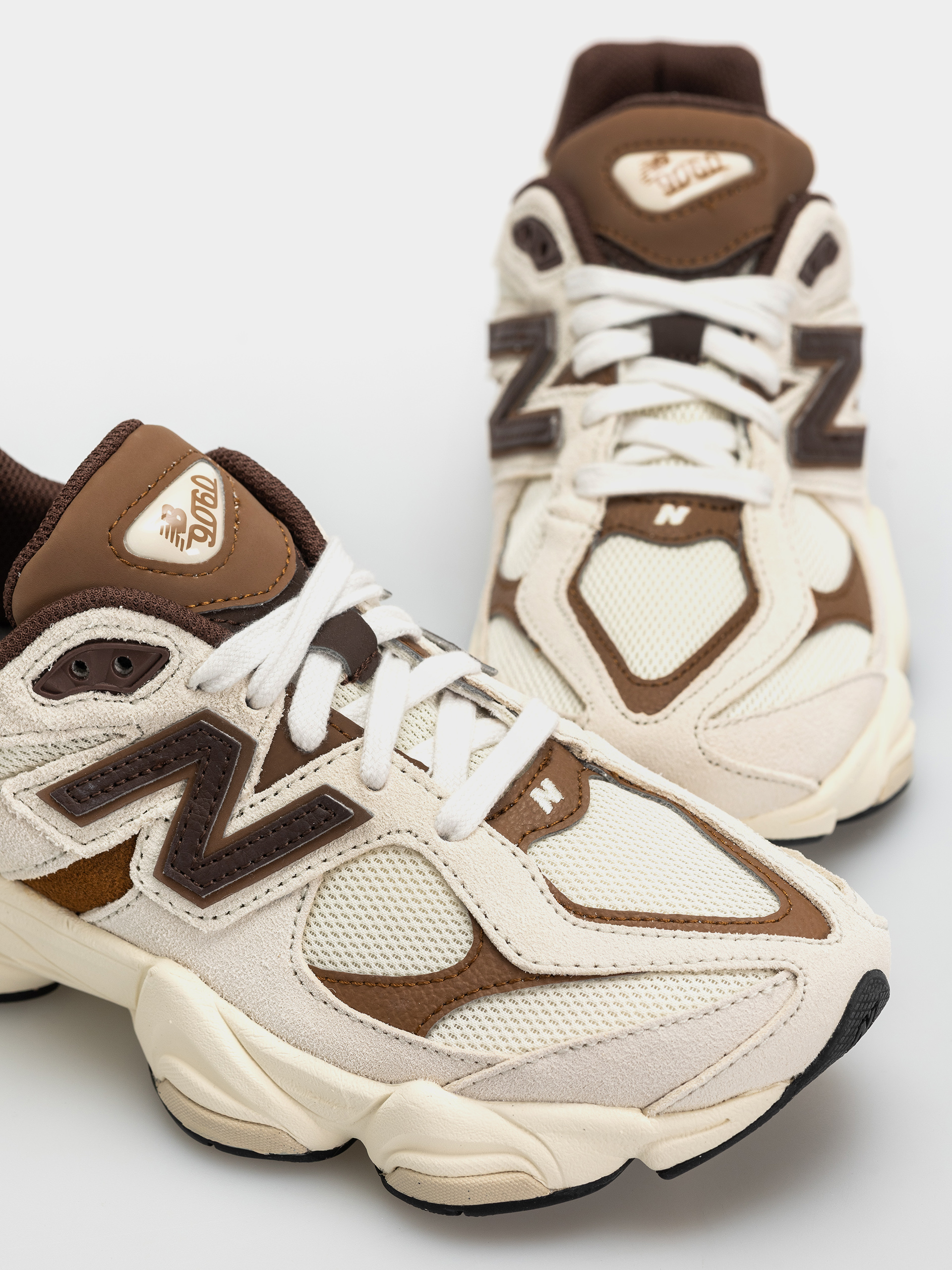 New Balance 9060 JR Cipők (breakfast tea/angora)