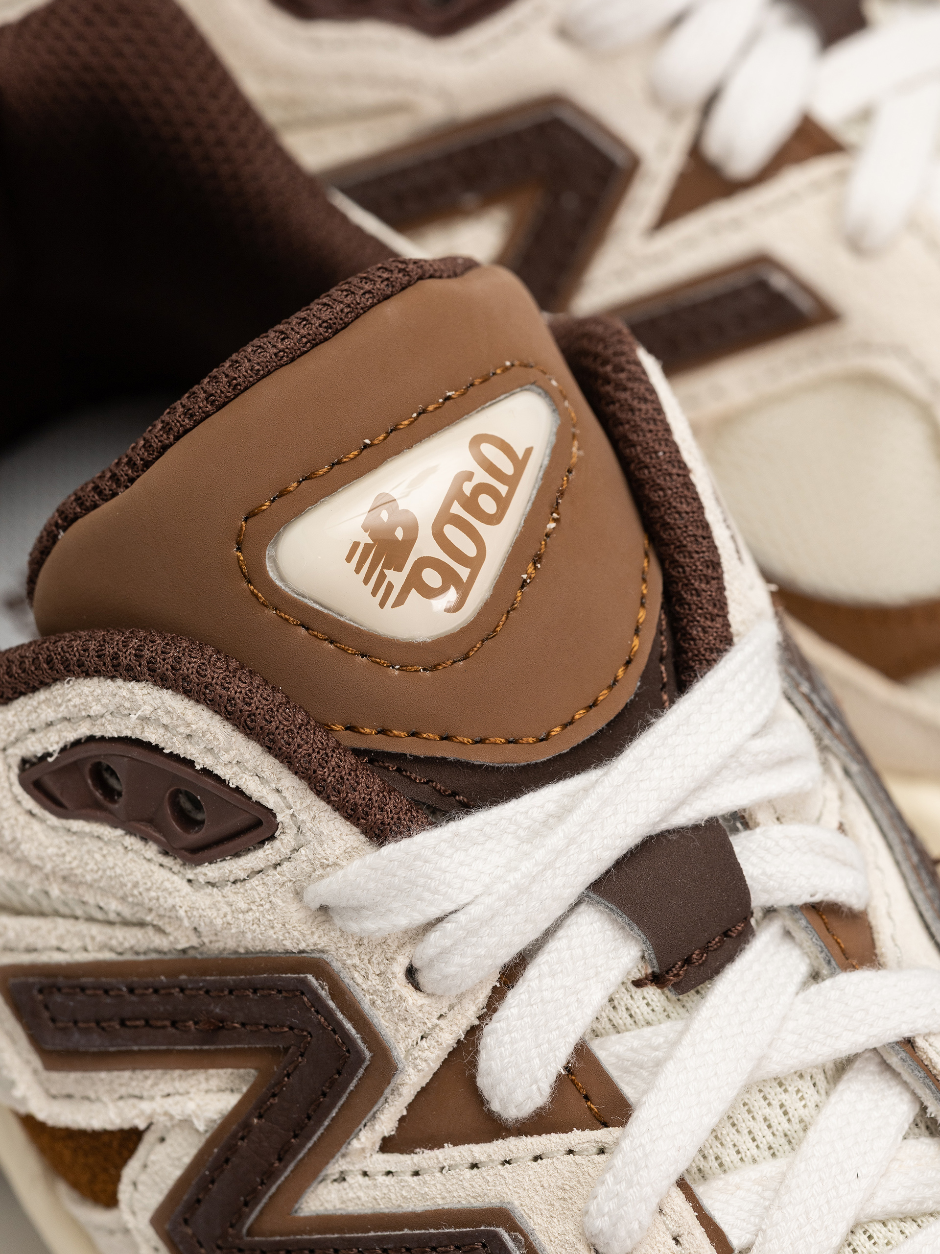 New Balance 9060 JR Cipők (breakfast tea/angora)