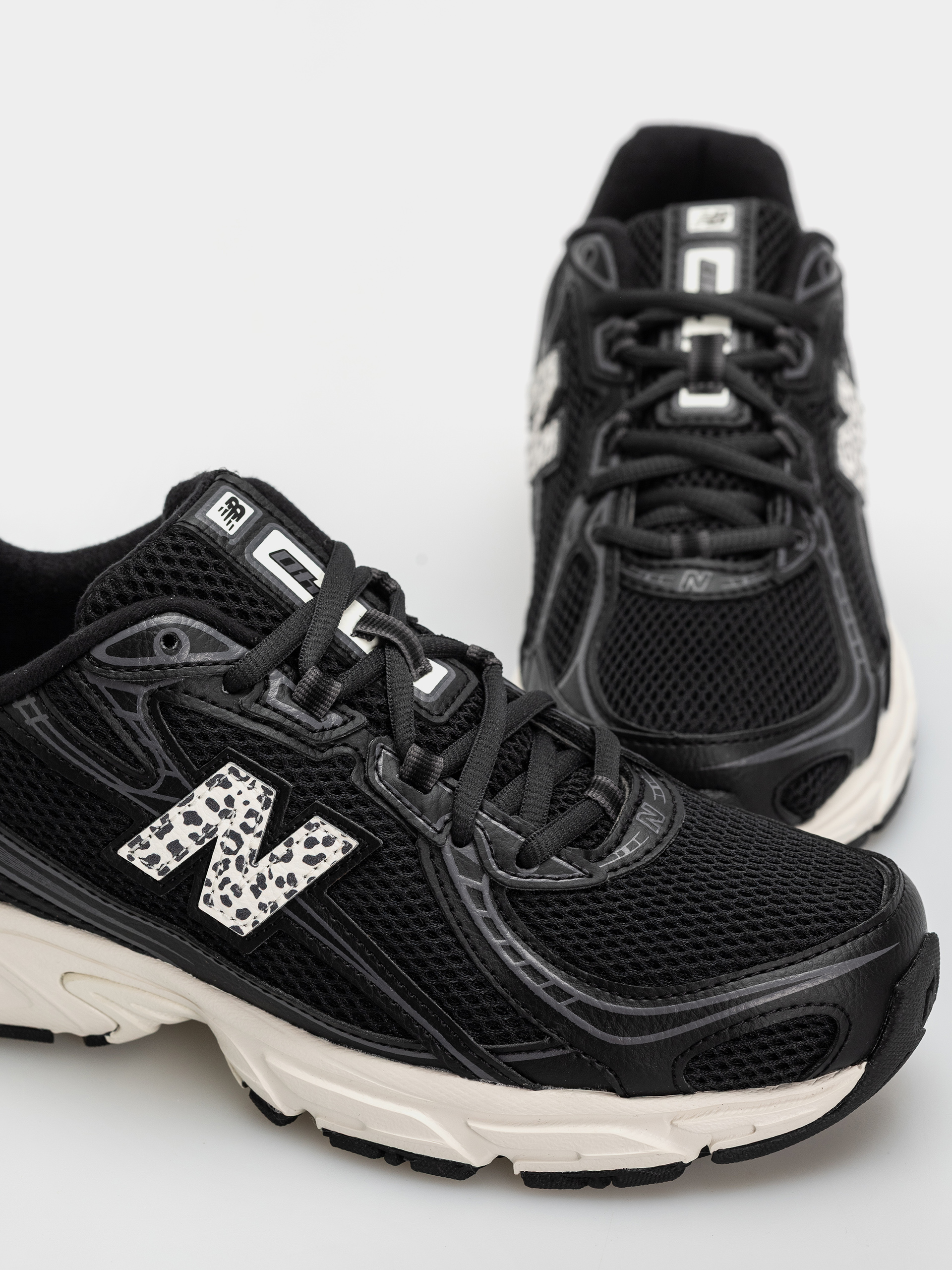 New Balance 740 Cipők (black/sea salt)