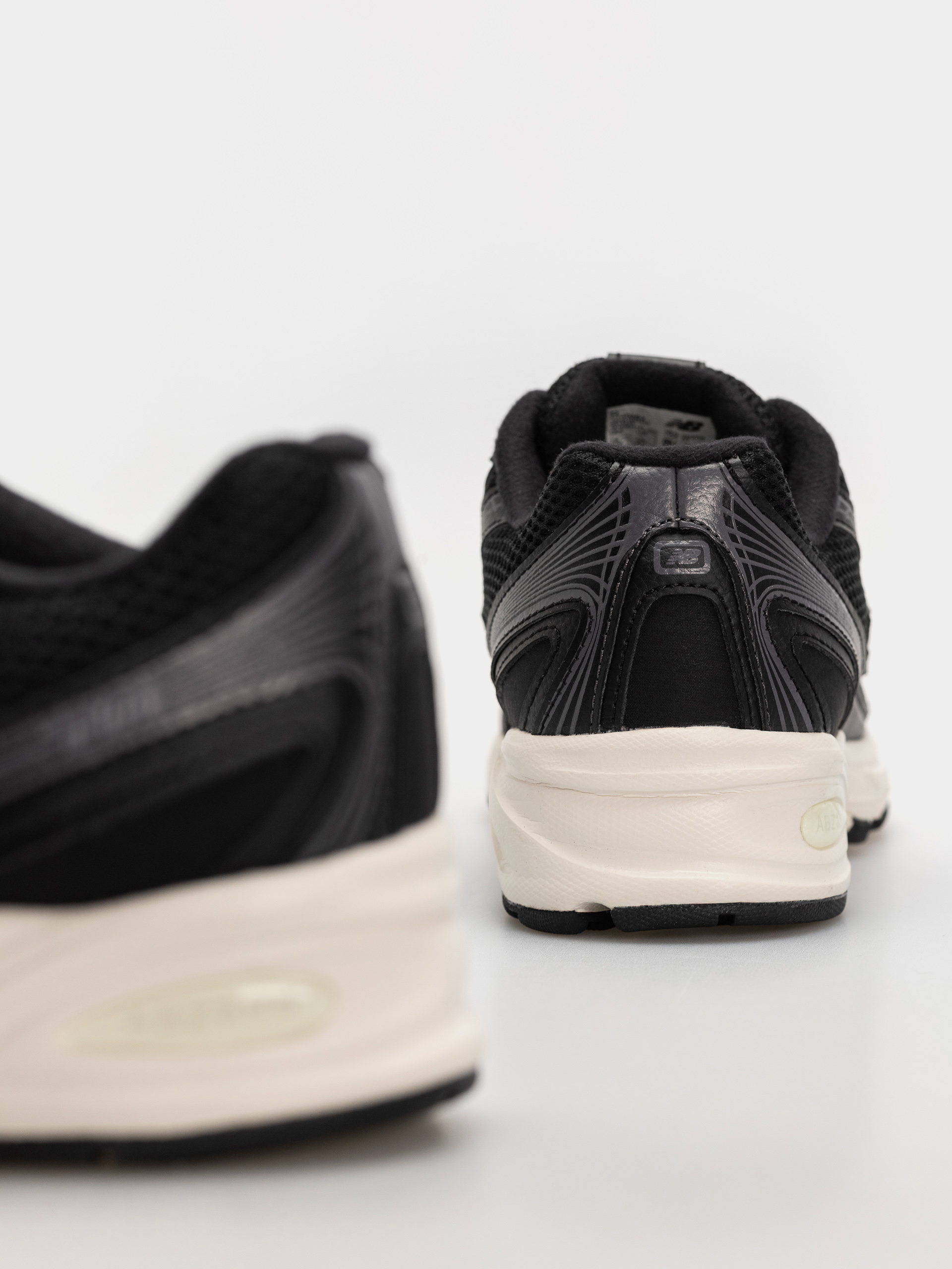New Balance 740 Cipők (black/sea salt)