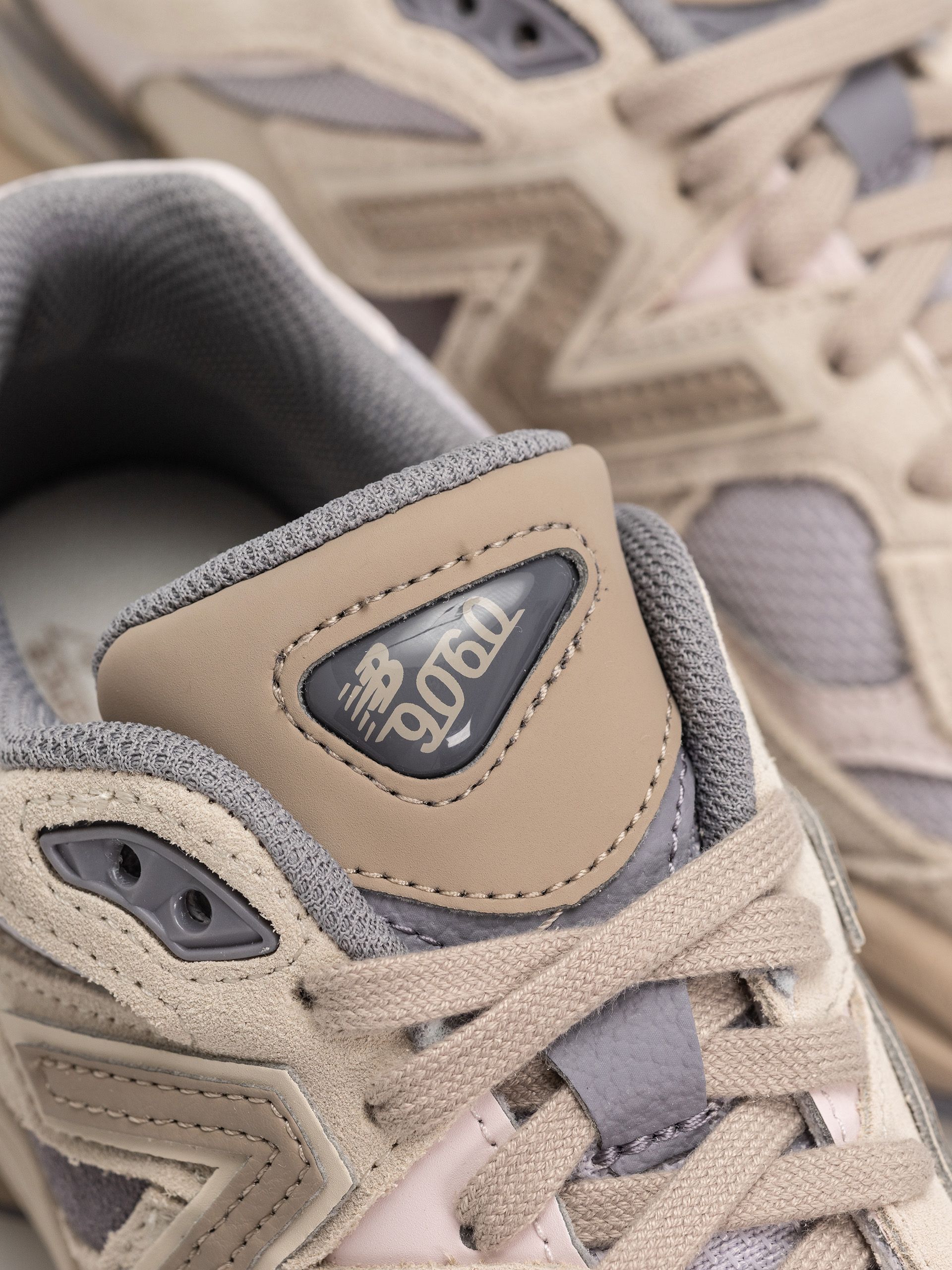 New Balance 9060 Cipők (timberwolf/driftwood)