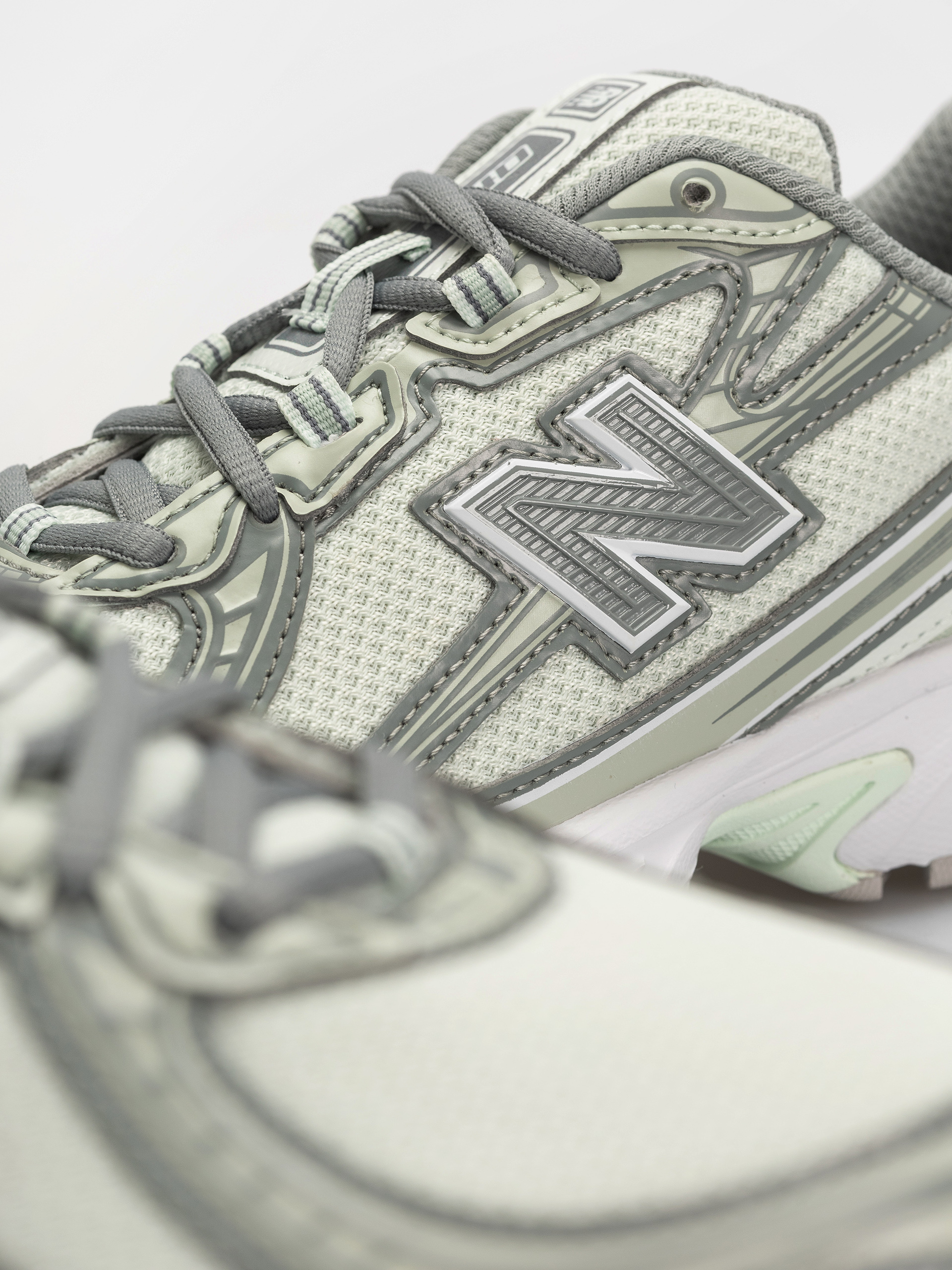 New Balance 740 Cipők (mint water/silver moss)