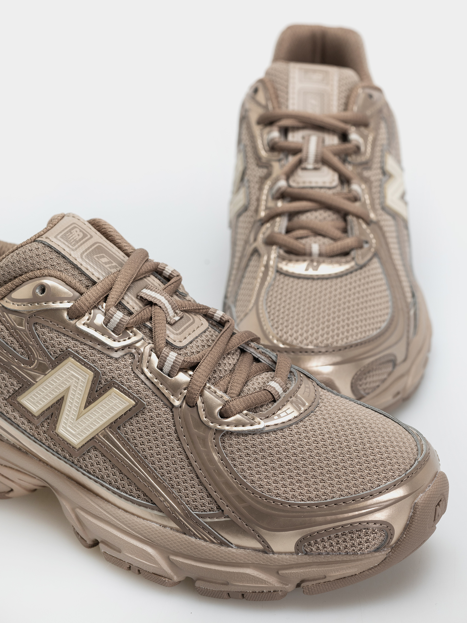 New Balance 740 Cipők (mushroom/timberwolf)