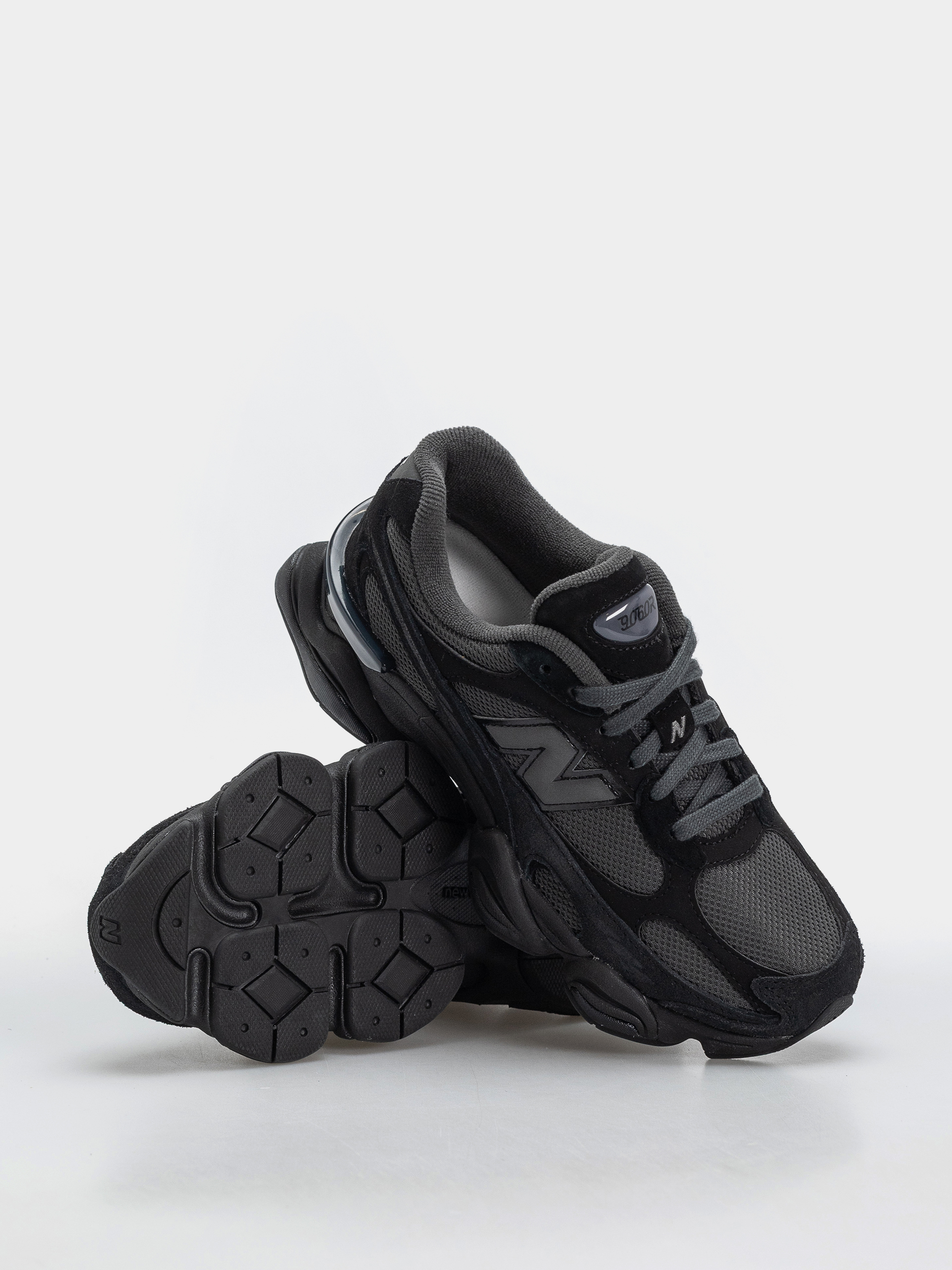New Balance 9060 Cipők (black/blacktop)