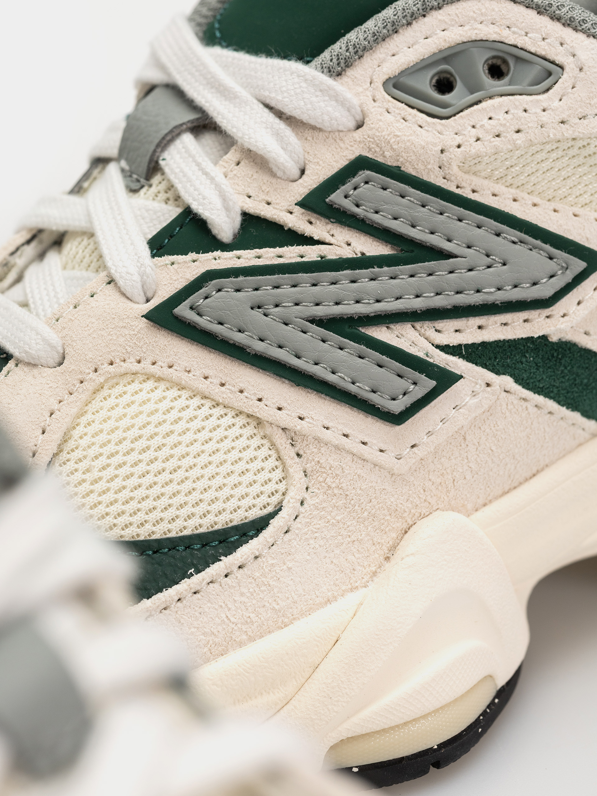 New Balance 9060 Cipők (nightwatch green/angora)