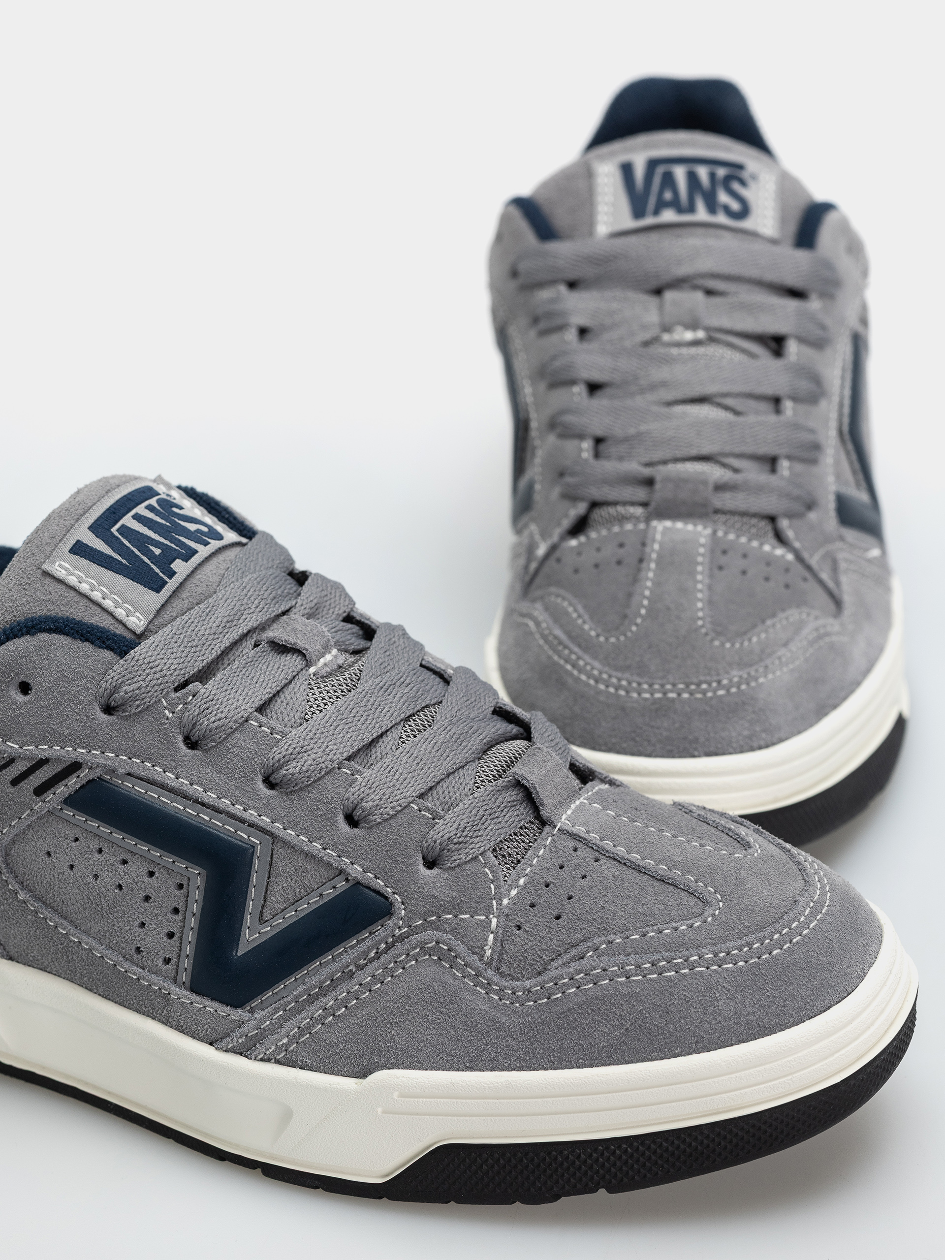 Vans Upland Cipők (gray/navy)