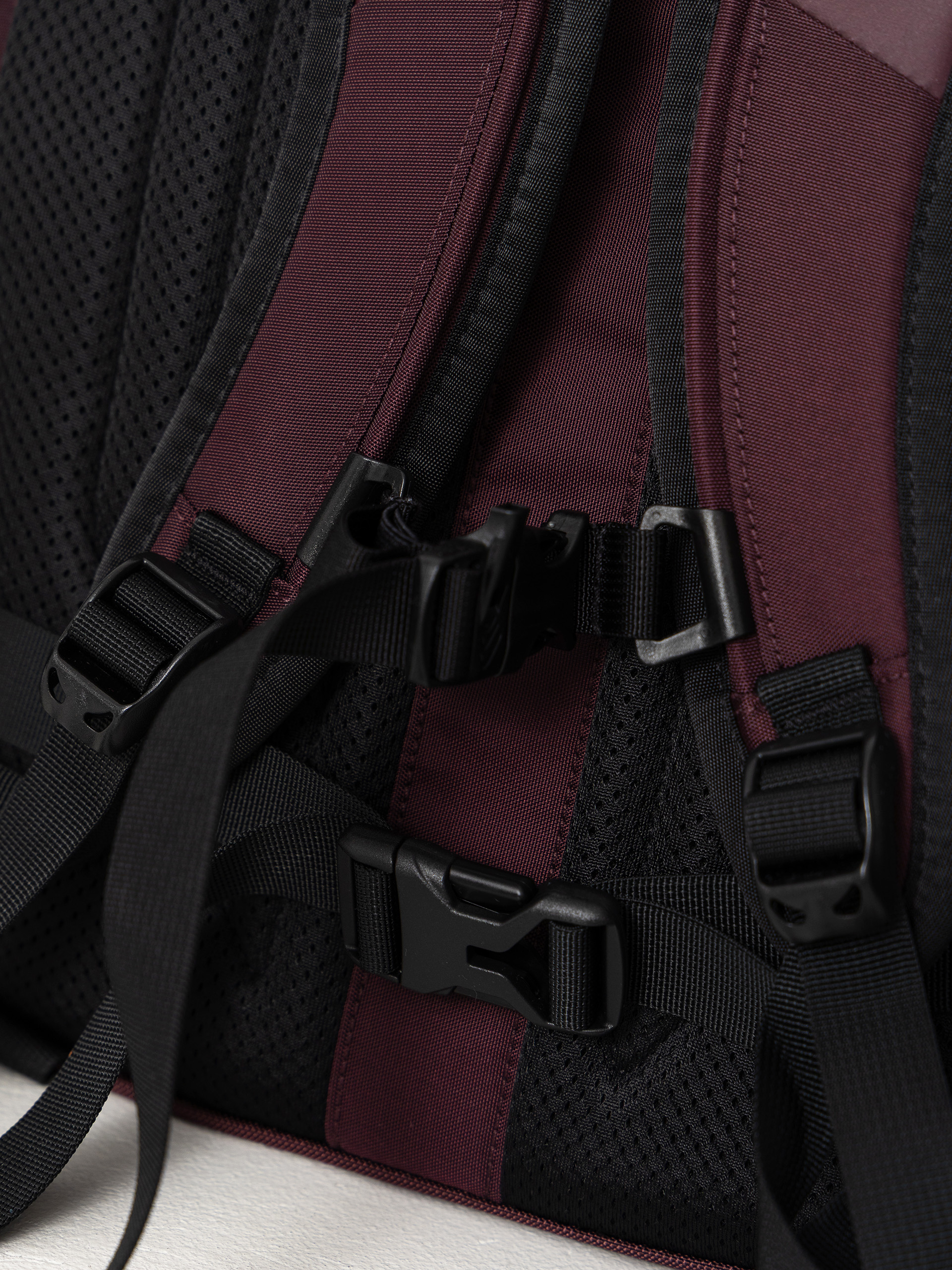 The North Face Hot Shot Base Camp Hátizsák (deep burgundy)