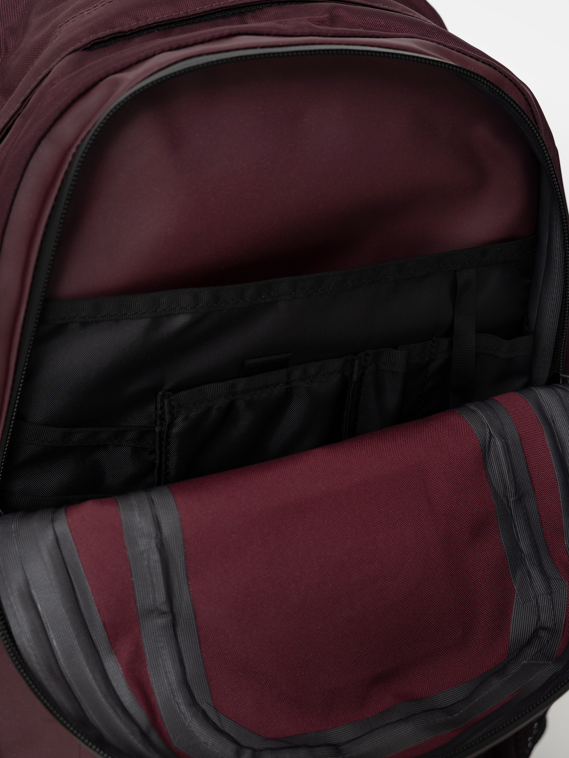 The North Face Hot Shot Base Camp Hátizsák (deep burgundy)