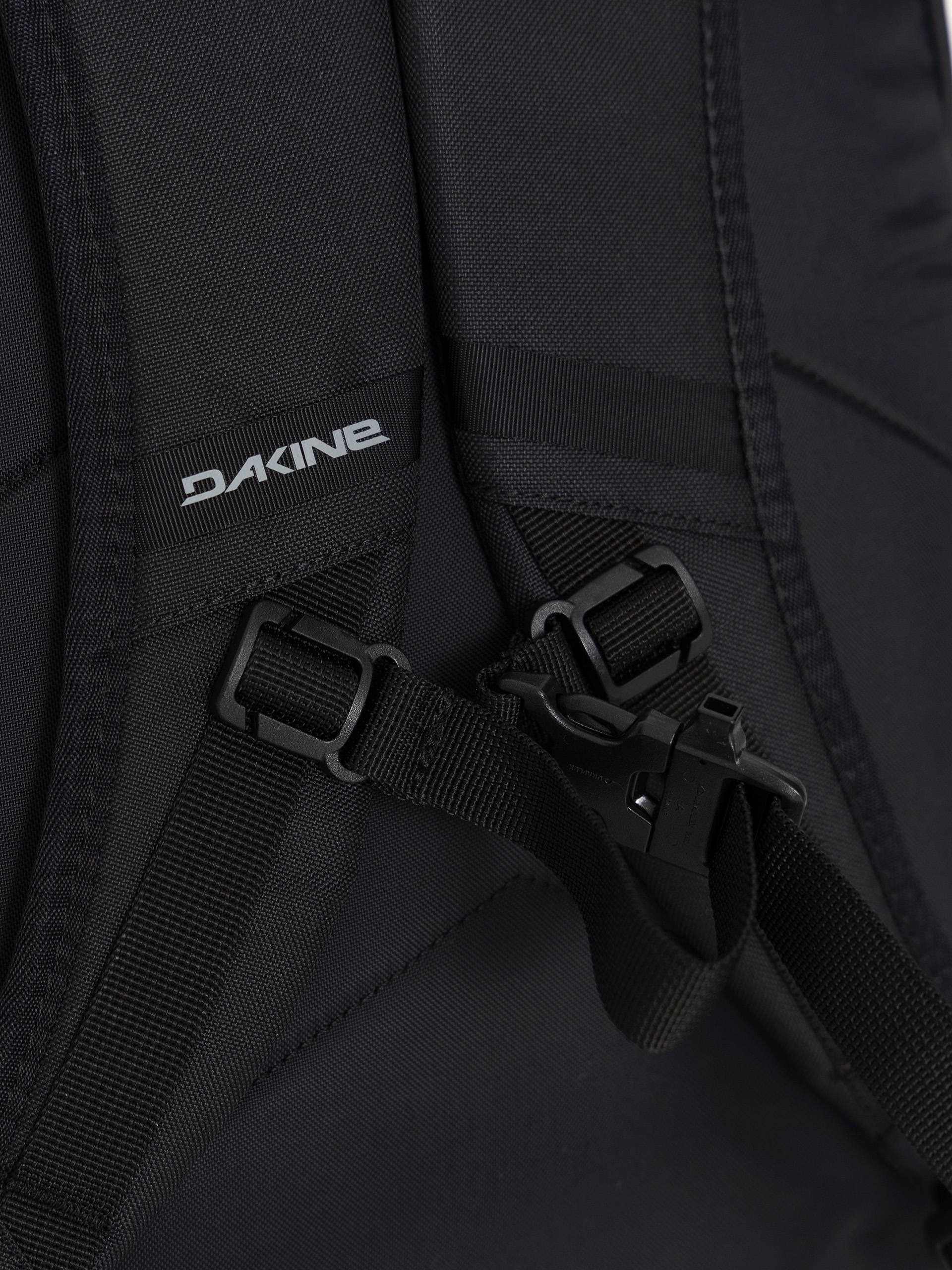 Dakine Grom 23L Hátizsák (black)
