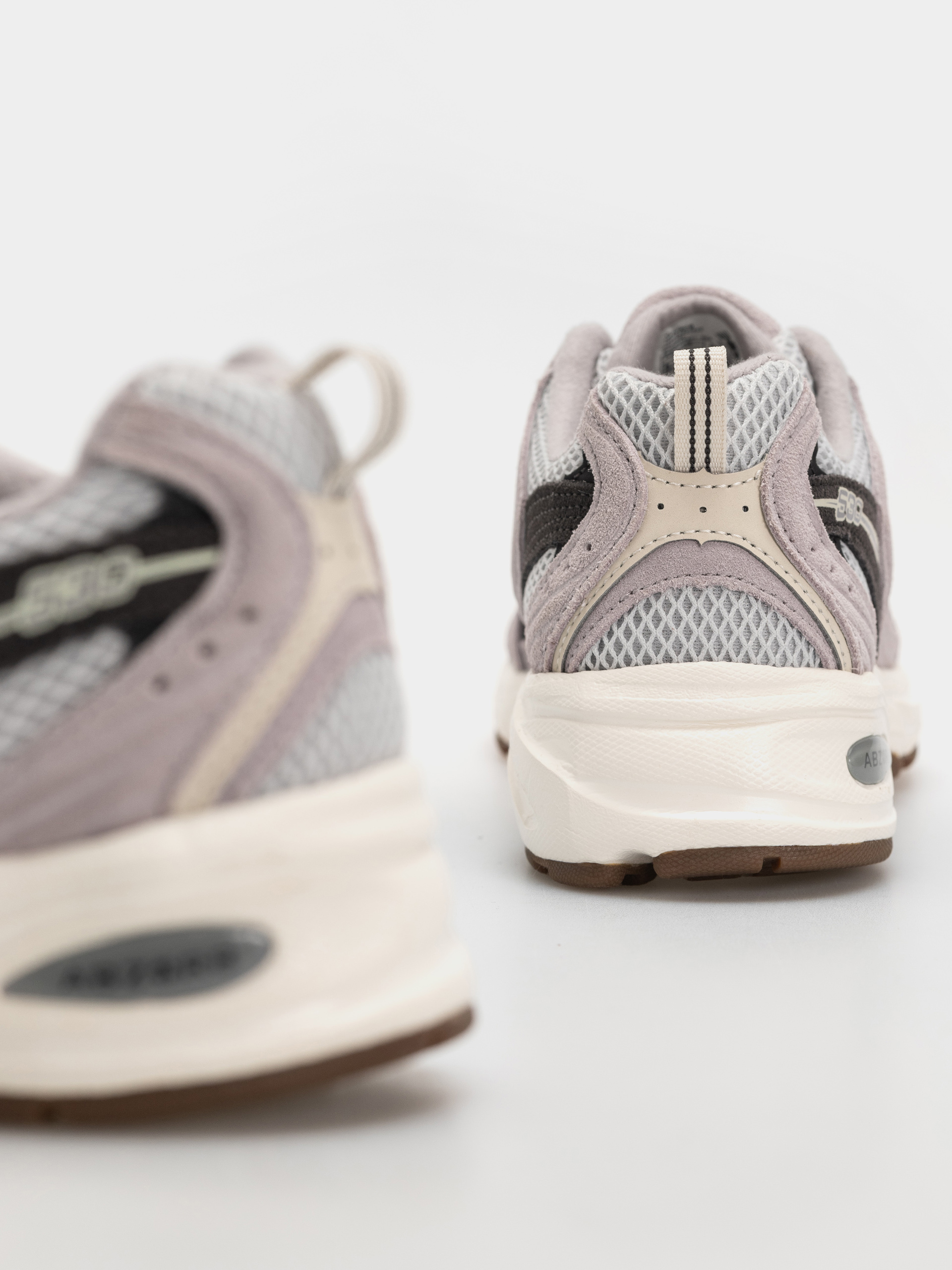 New Balance 530 Cipők (grey matter/truffle salt/black cement)