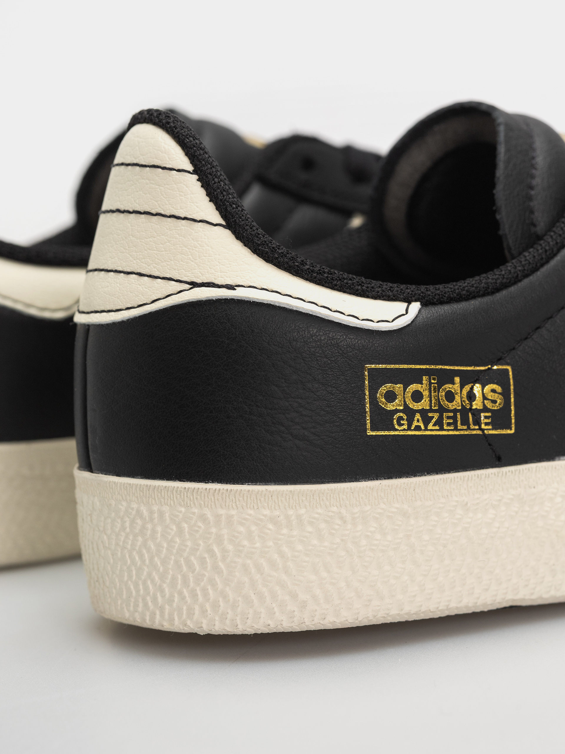 adidas Gazelle Adv Cipők (cblack/crewht/goldmt)
