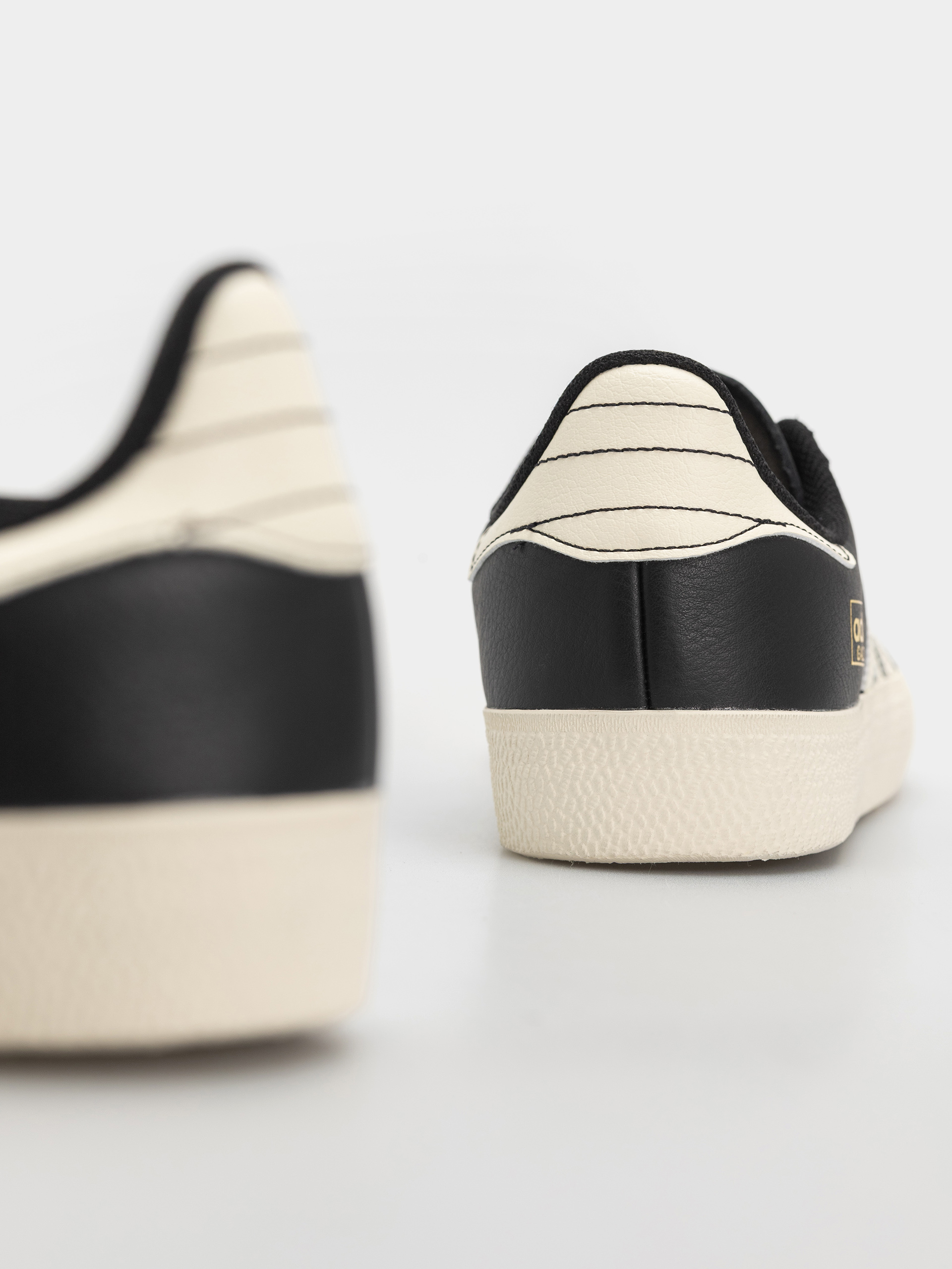 adidas Gazelle Adv Cipők (cblack/crewht/goldmt)
