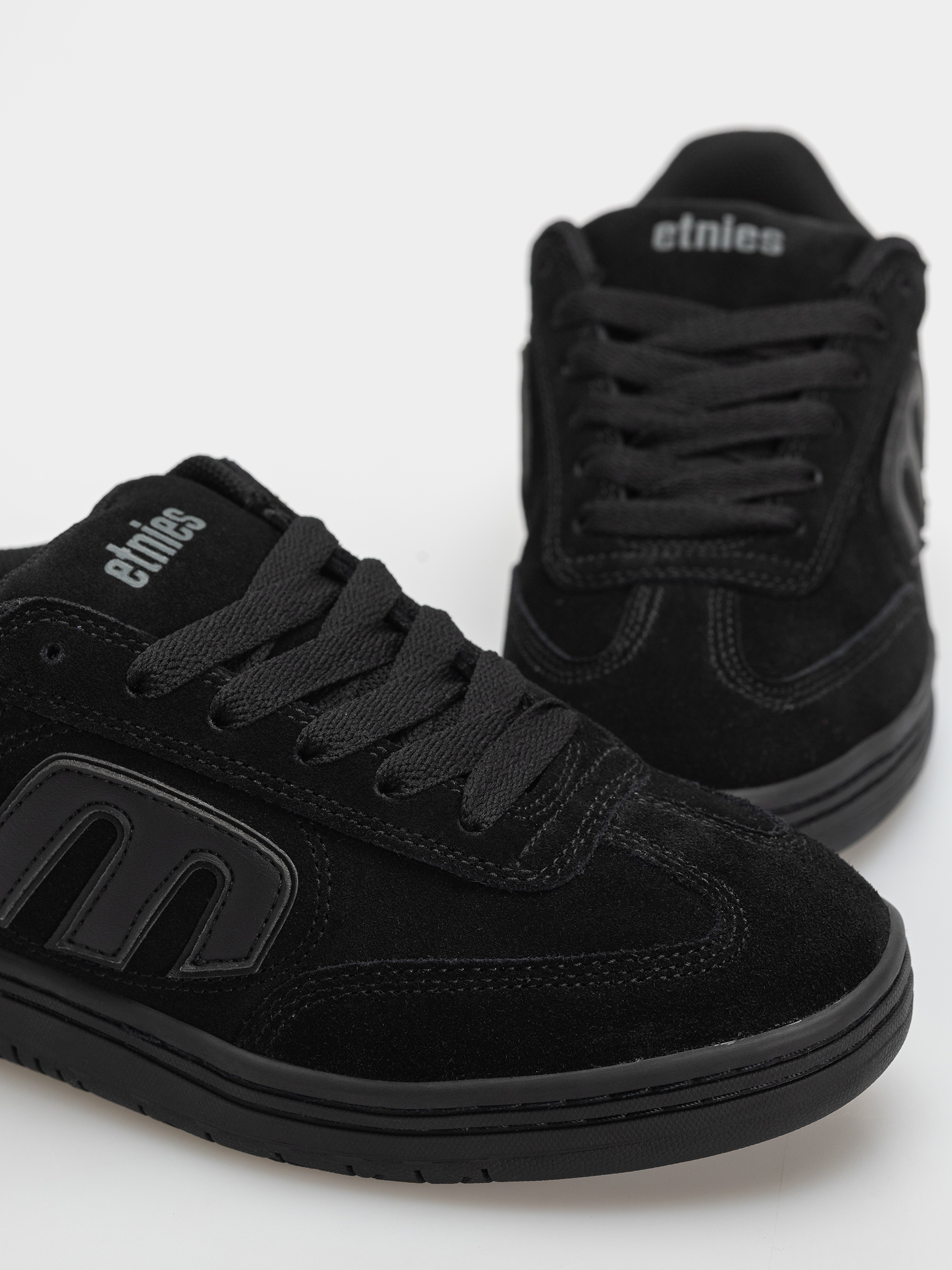 Etnies Locut Cipők (black raw)