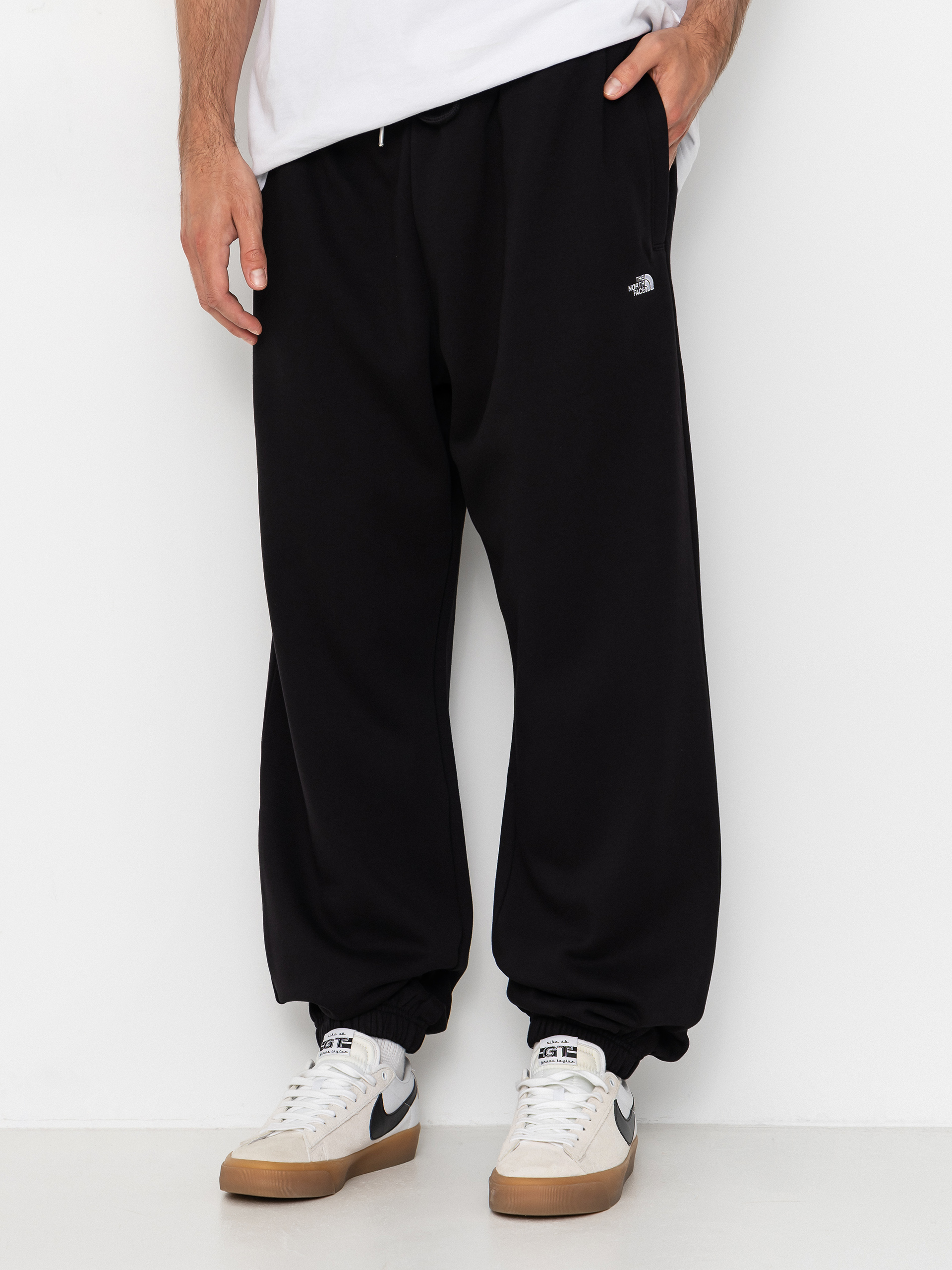 Kisnadrág The North Face Essential Simple Dome Relaxed (tnf black)