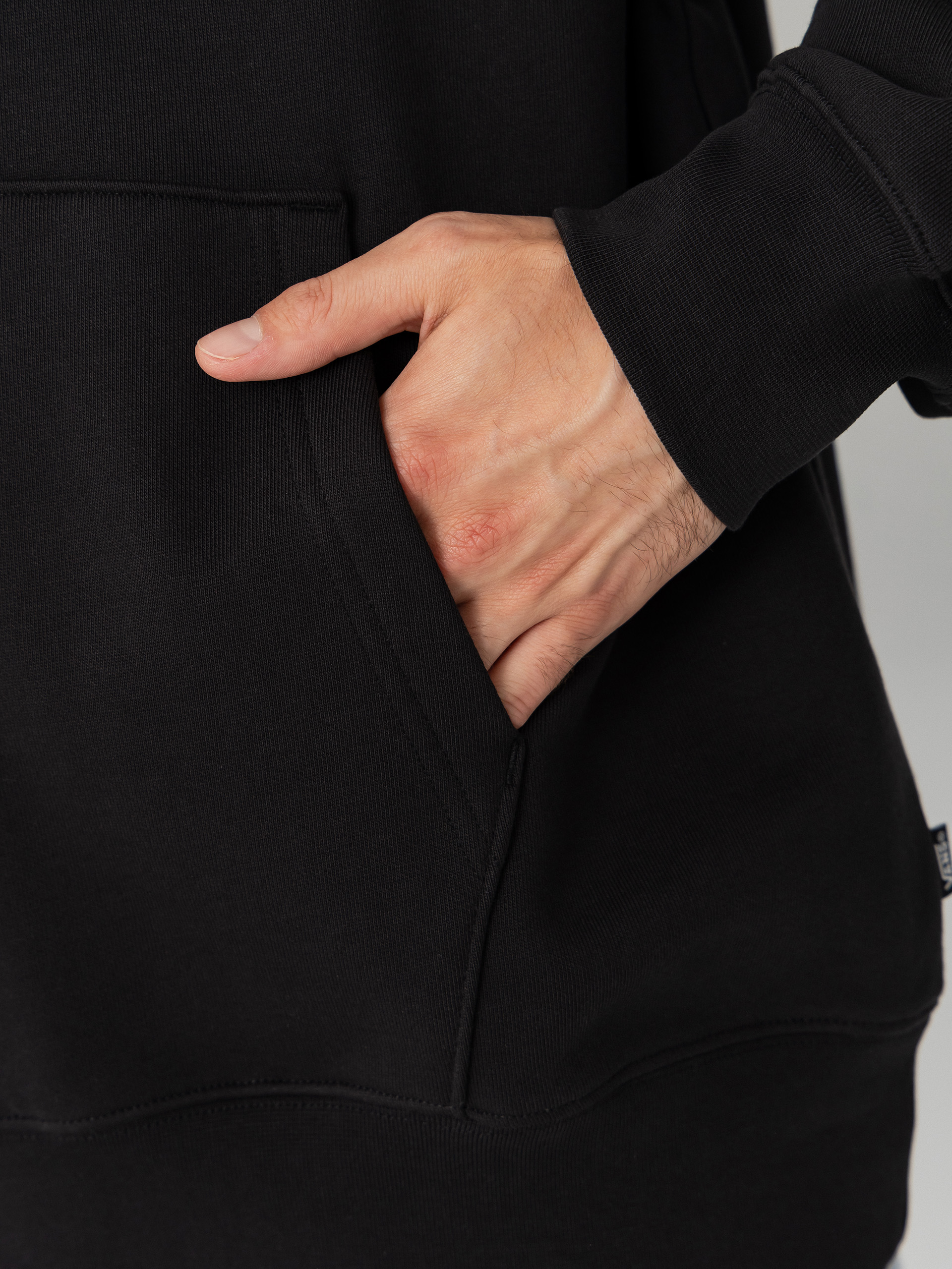 Kapucnis pulóver Vans Left Chest HD (black)