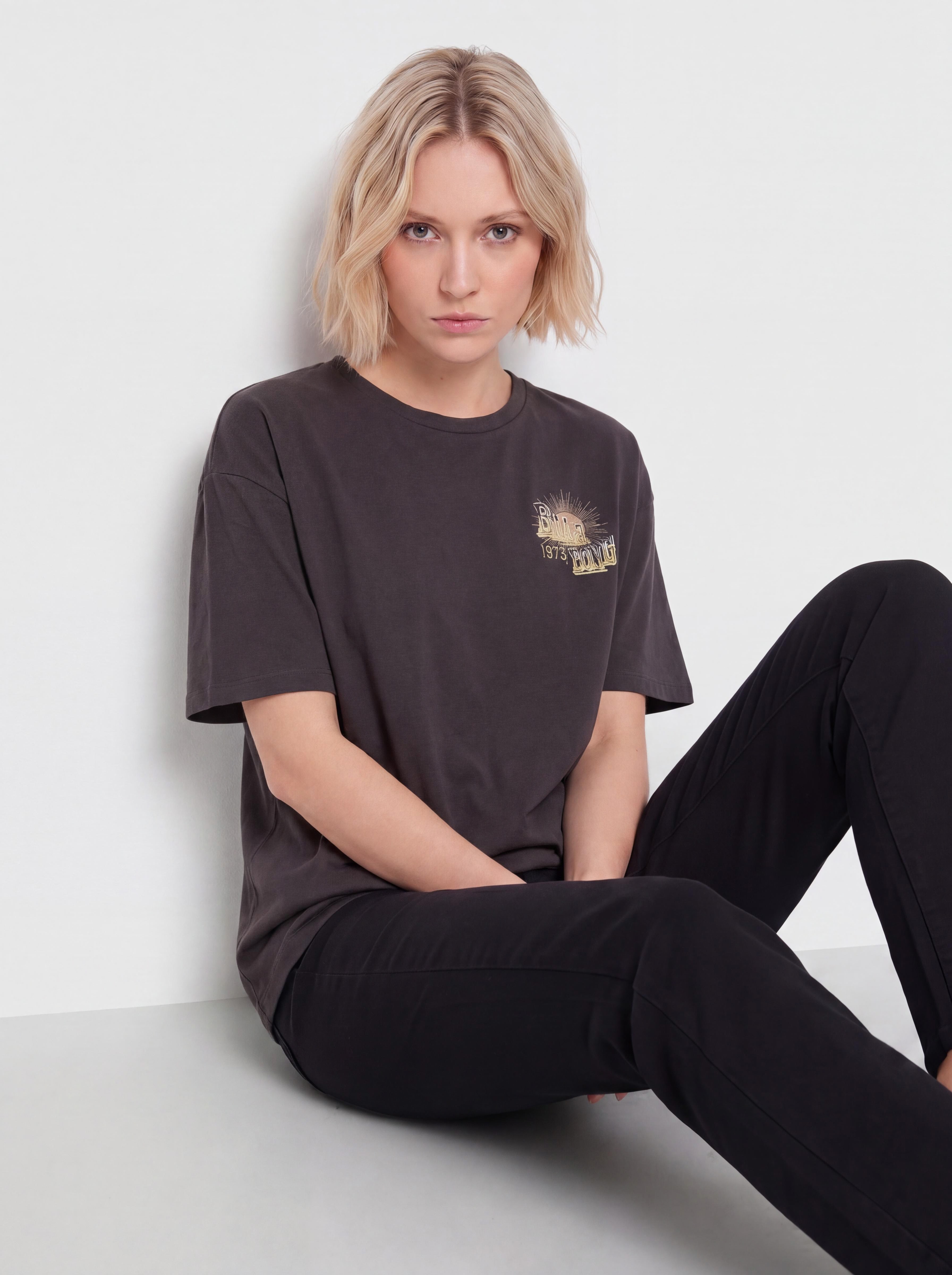 Billabong Sun Chasing Wmn Póló (off black)