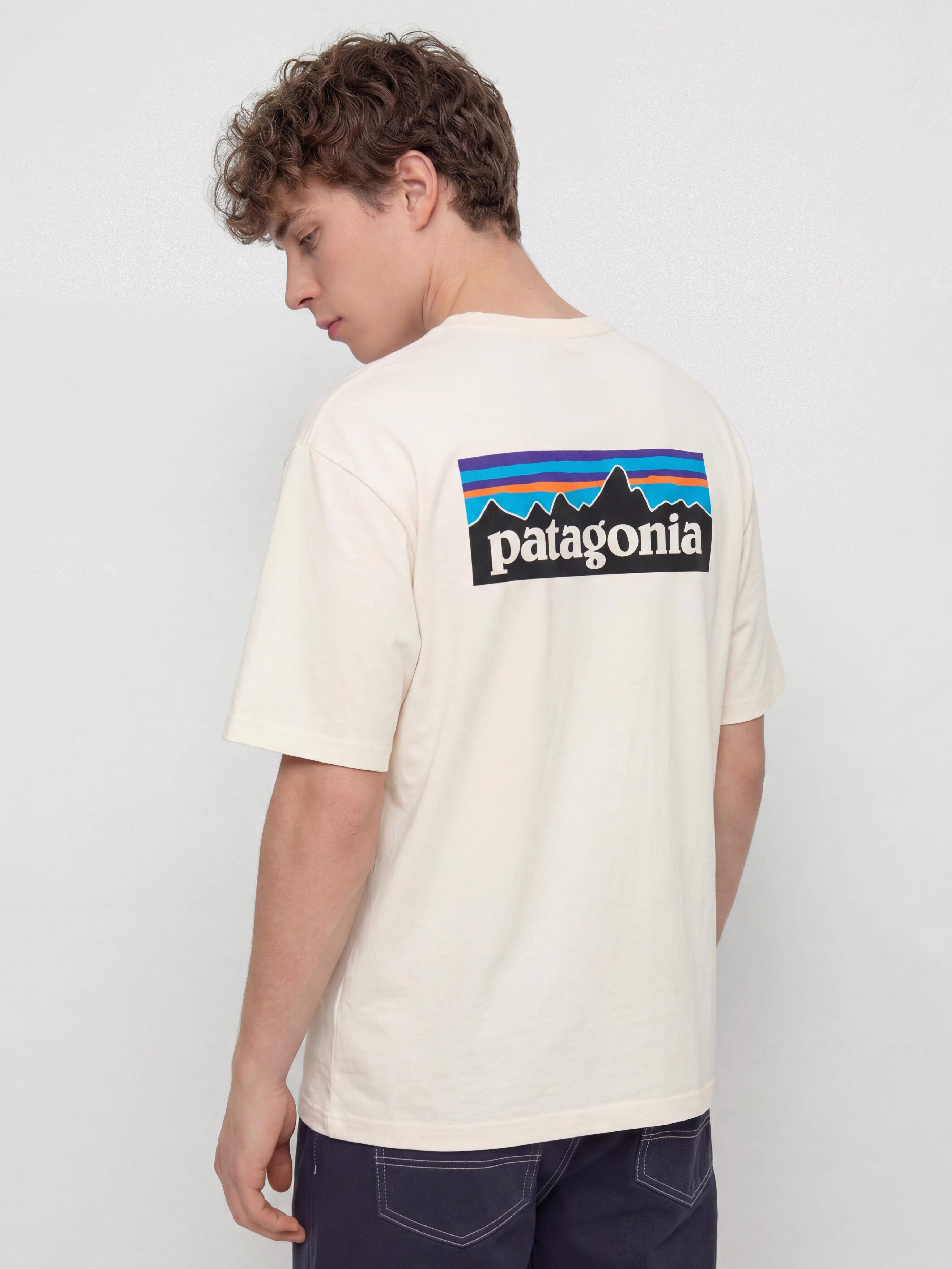 Póló Patagonia P 6 Logo (undyed natural)