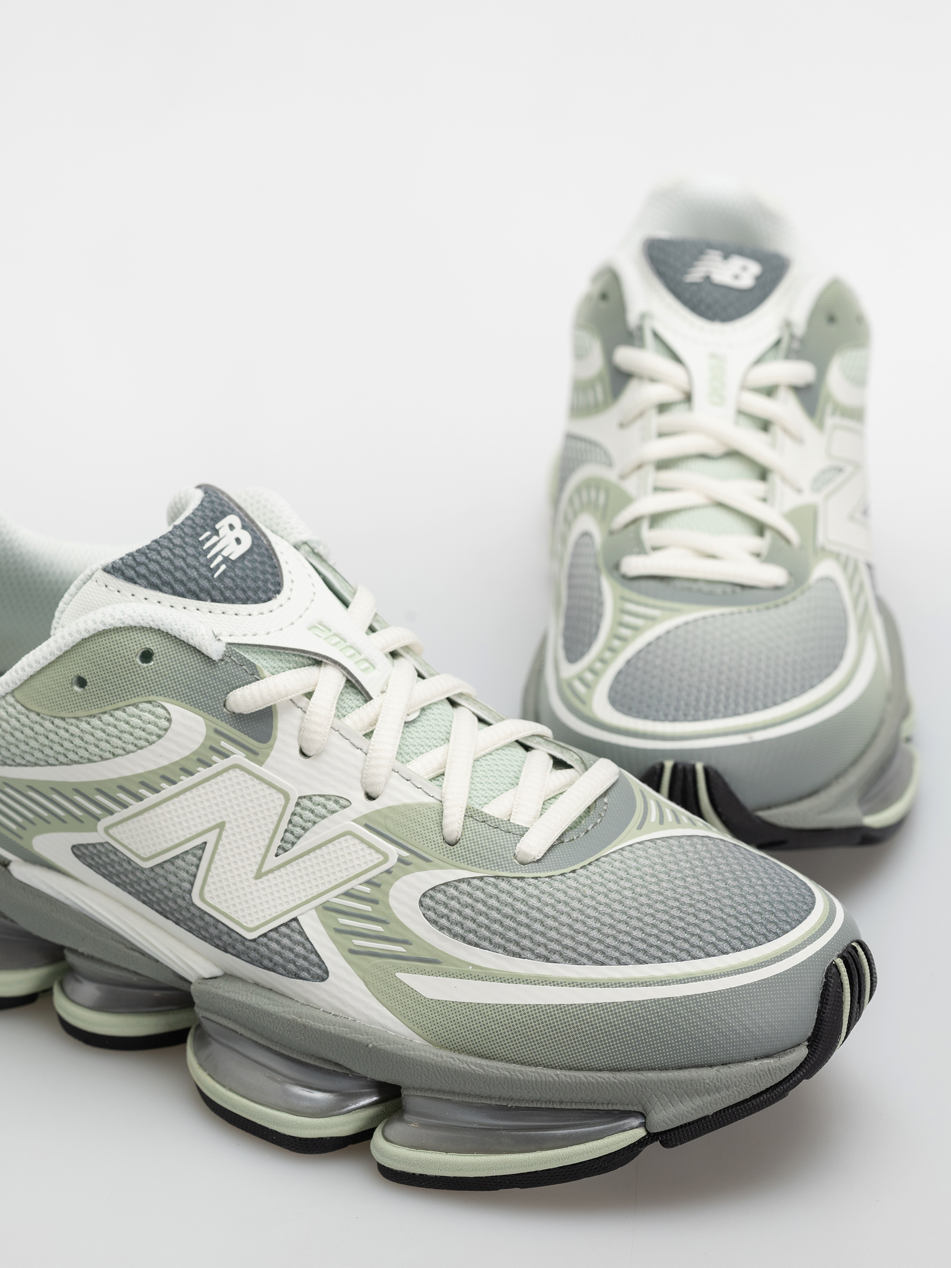 New Balance 2000 Cipők (silver moss/bayberry/sea salt)