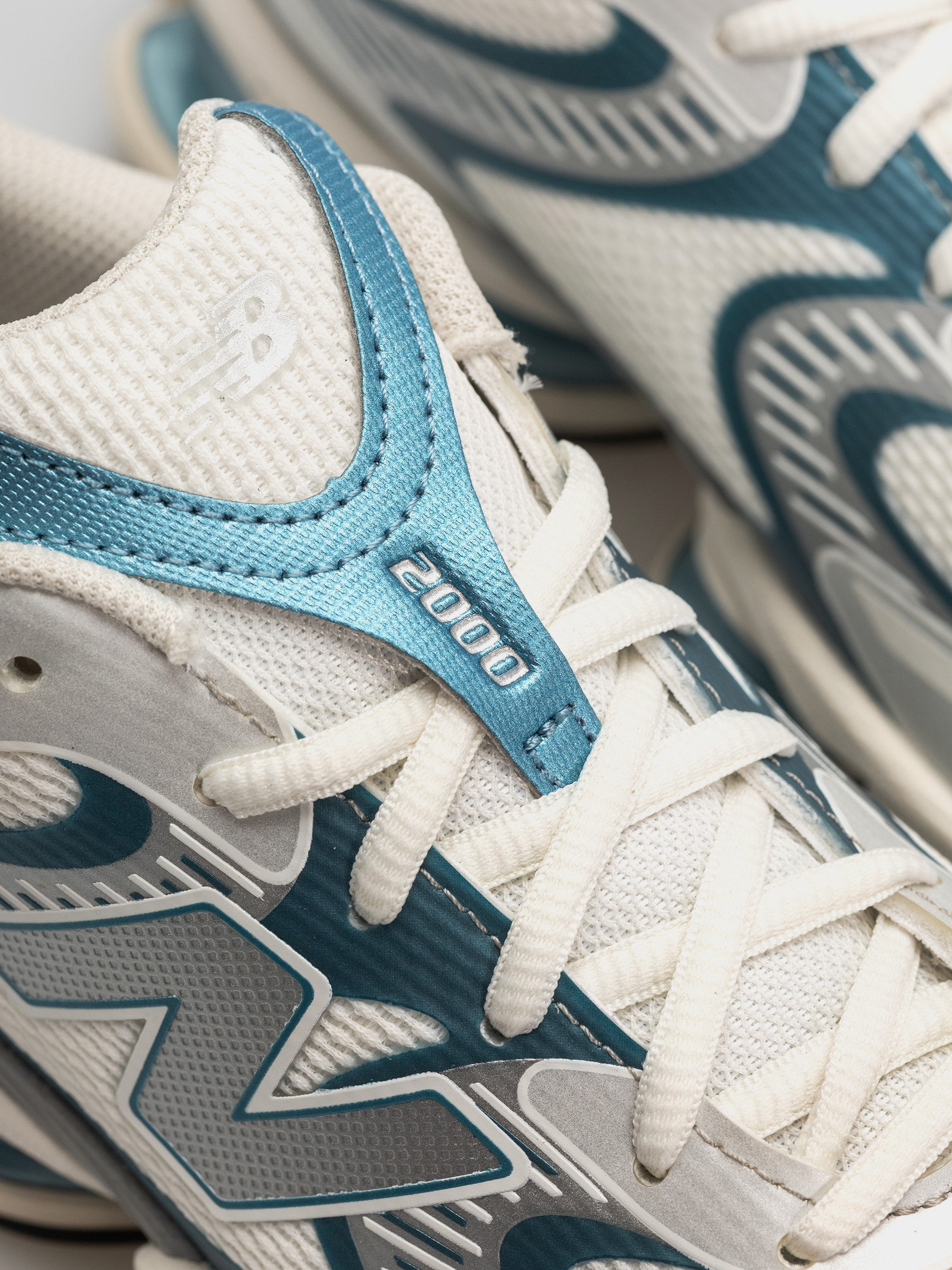 New Balance 2000 Cipők (sea salt/altitude metallic)