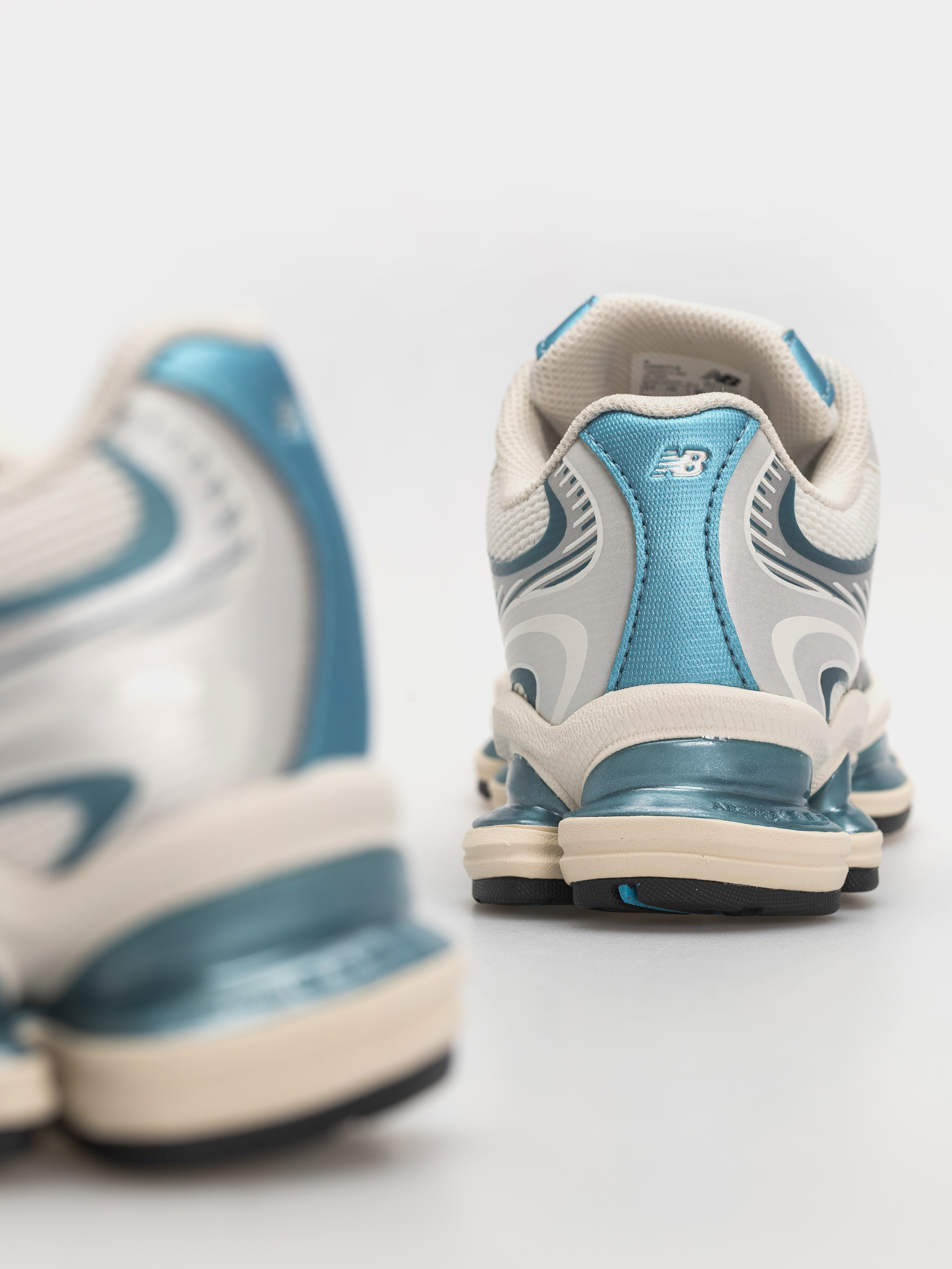 New Balance 2000 Cipők (sea salt/altitude metallic)