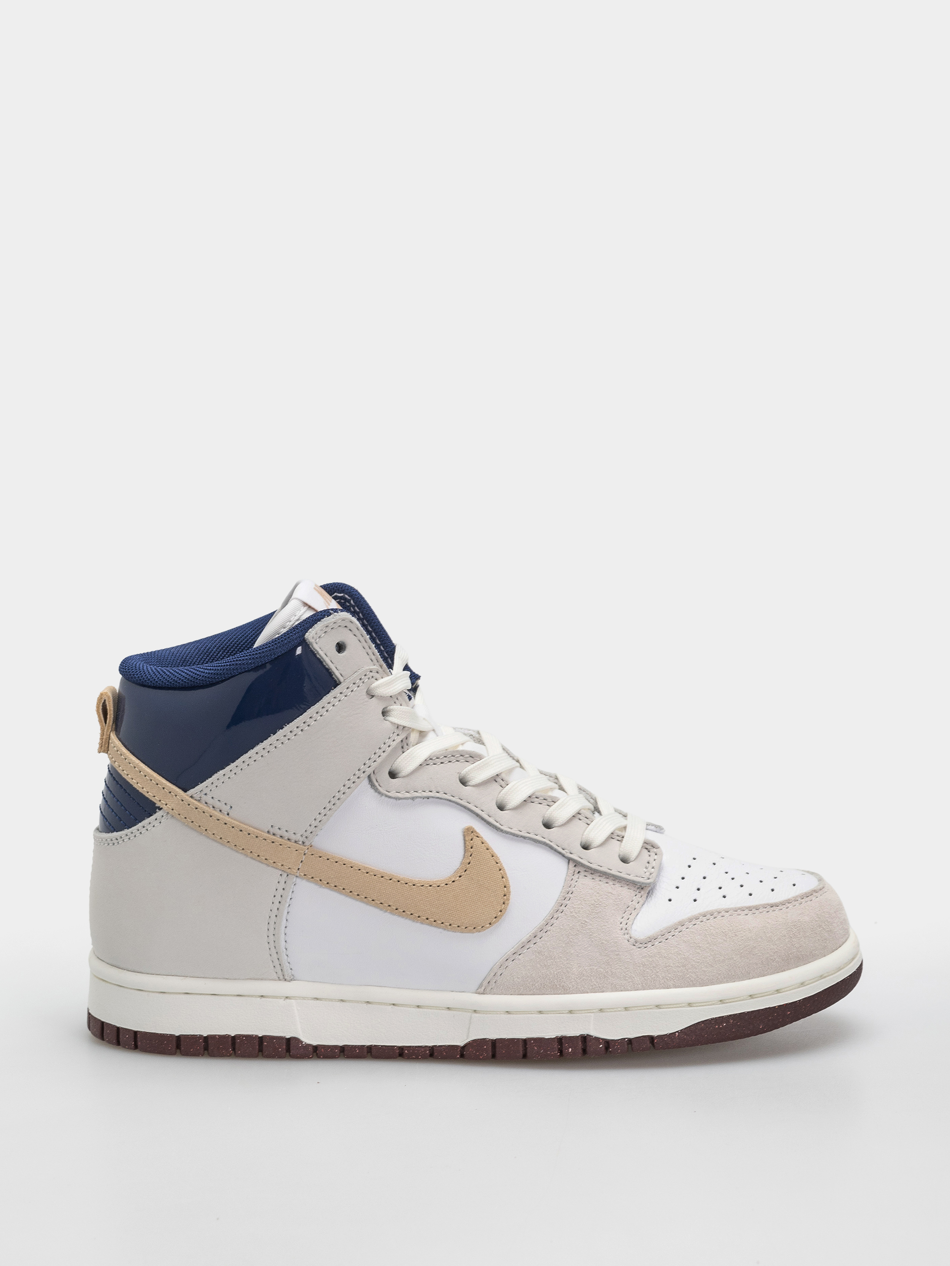 Nike SB Dunk High Pro QS Beyond Cipők
