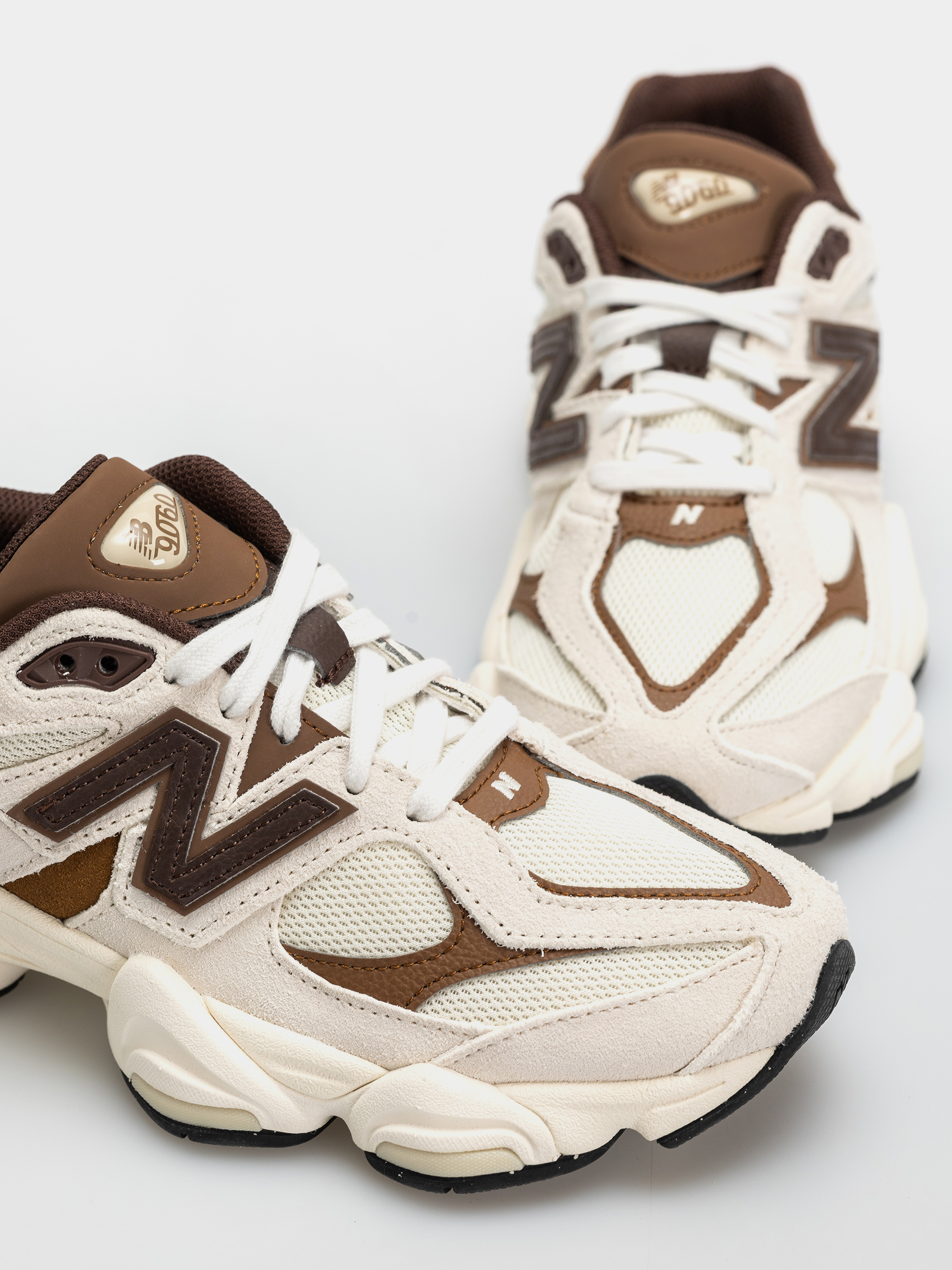 New Balance 9060 Cipők (breakfast tea/angora)