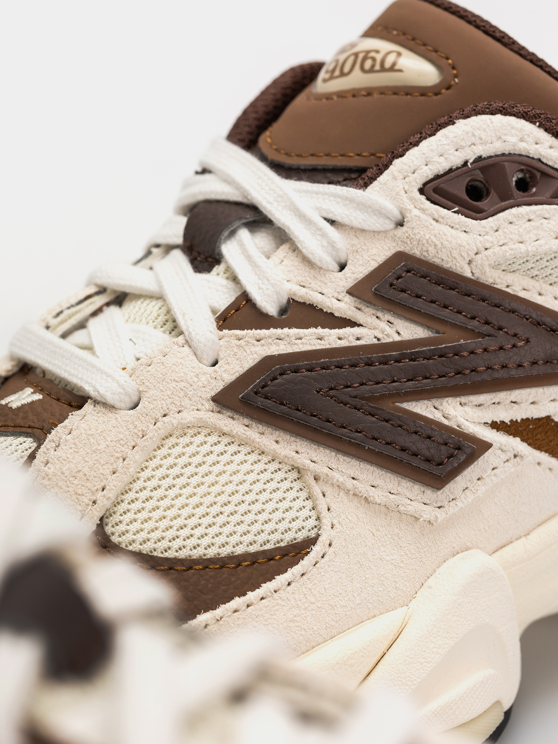 New Balance 9060 Cipők (breakfast tea/angora)