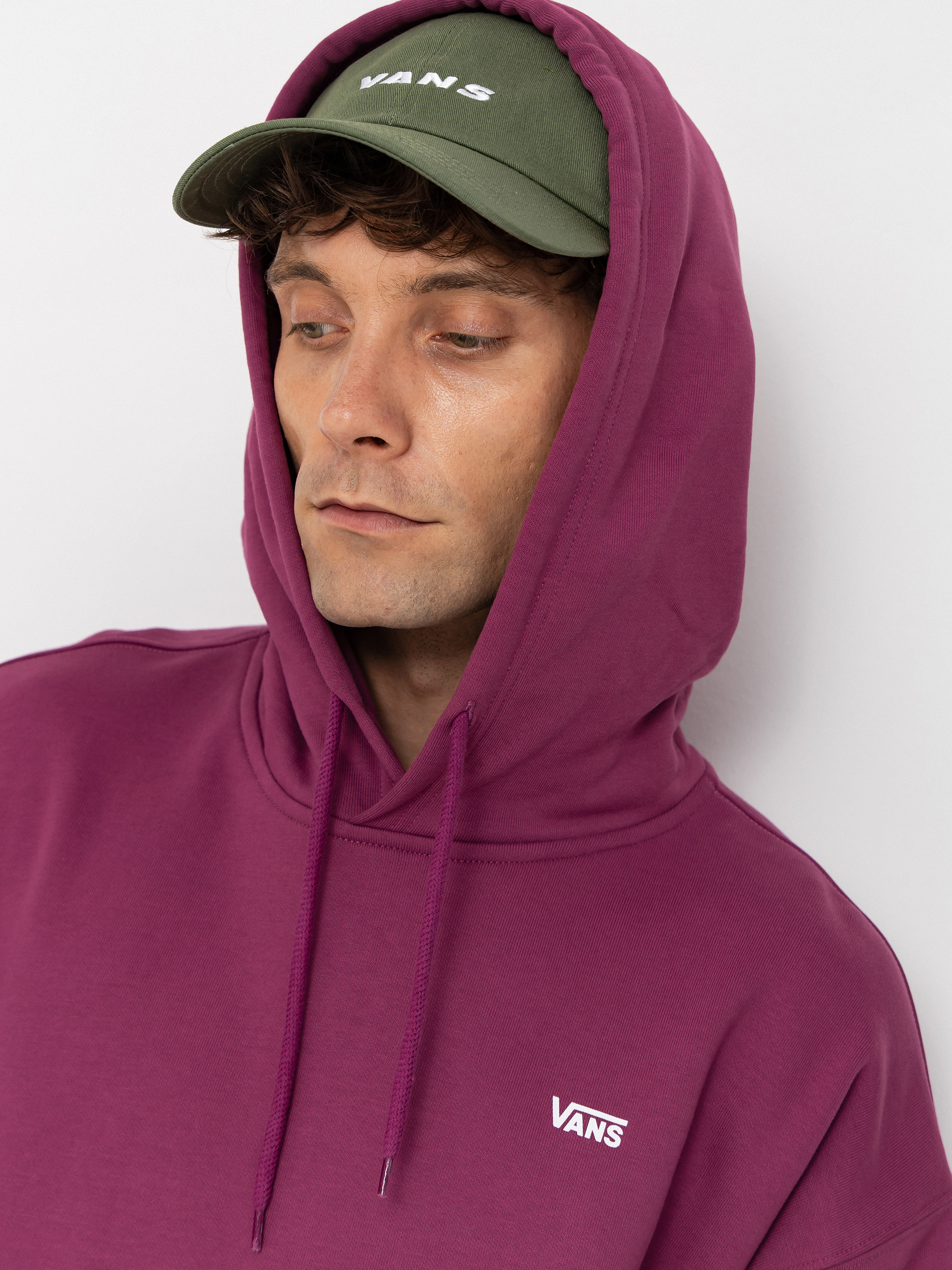 Kapucnis pulóver Vans Left Chest HD (mystic mulberry)