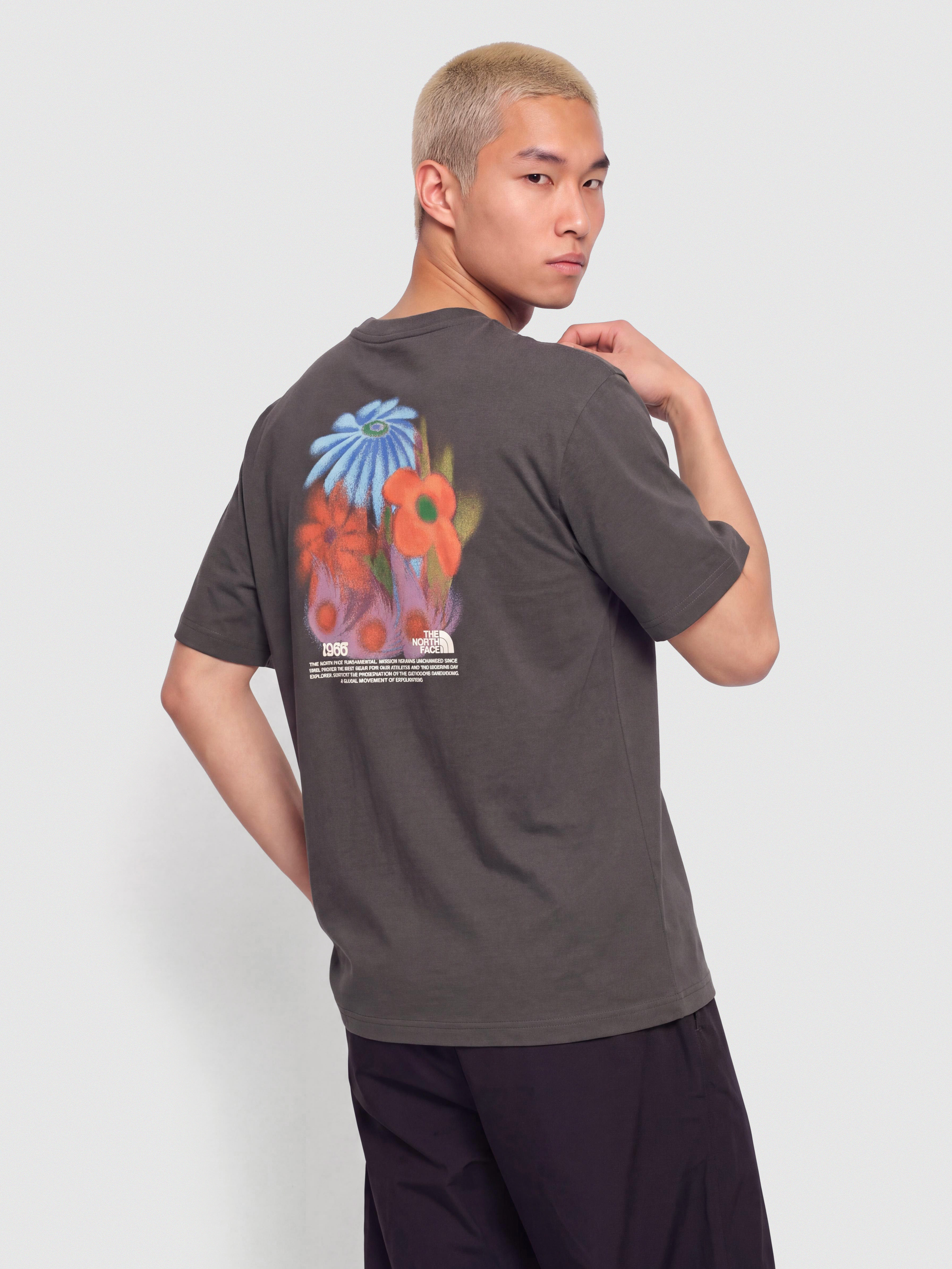 The North Face Flora Relaxed Póló (anthracite grey)