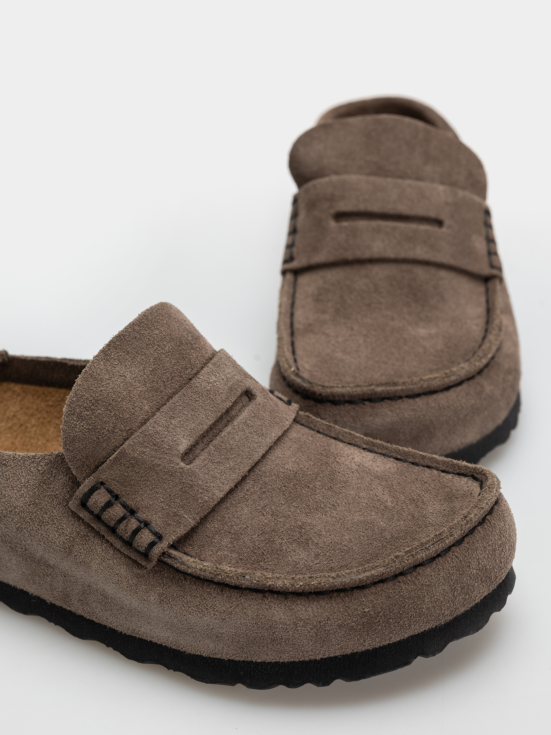Birkenstock Naples Wrapped Suede Leather Narrow Flip-flop papucsok (concrete gray)