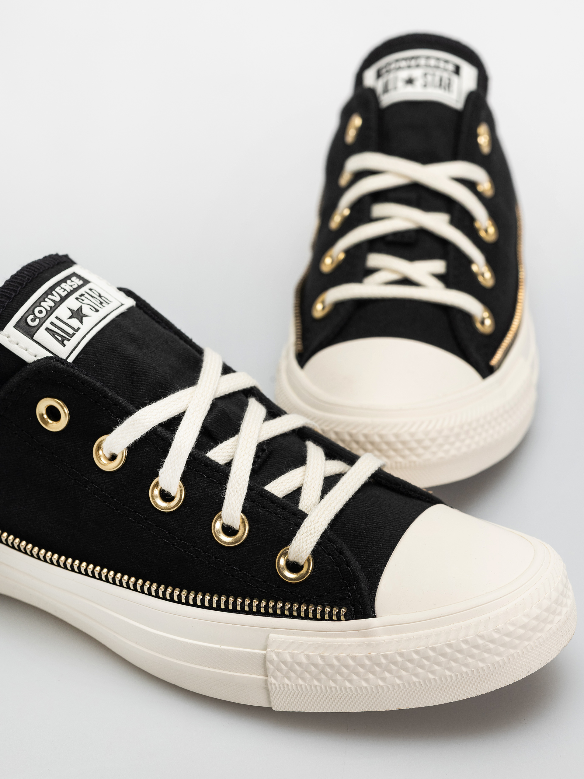 Tornacipők Converse Chuck Taylor All Star Ox Wmn (black/egret/gold)